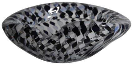 An Italian glass shaped cigar ashtray. Diameter: 21cm