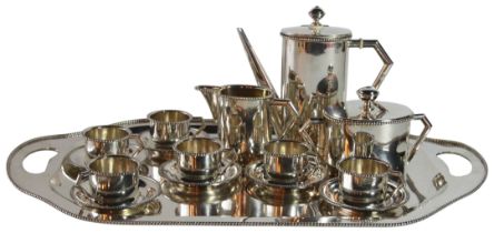 An Austrian silver coffee service. Leopolo Probst 1925. With cups/saucers/ coffee pot, sugar and