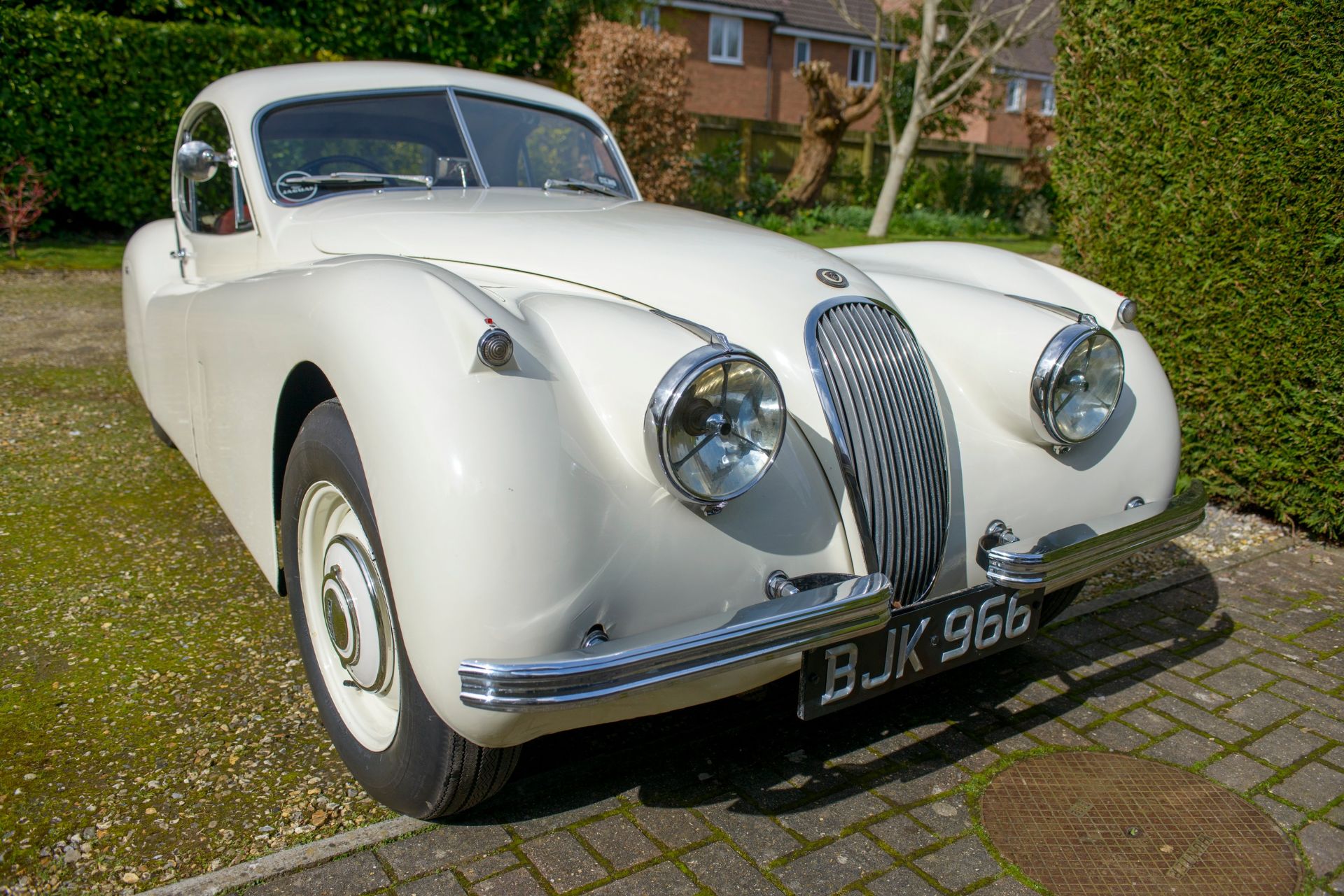 1954 JAGUAR XK120 FIXED HEAD COUPE Registration Number: BJK 966 Chassis Number: 669158 Recorded - Image 4 of 61