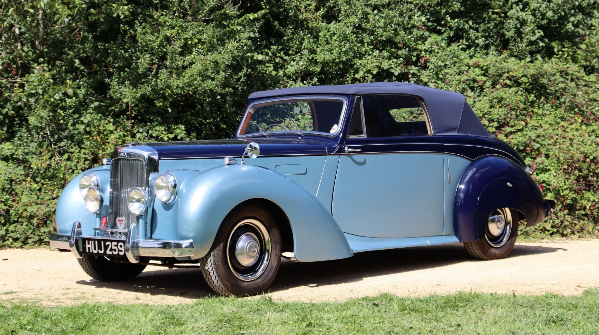 1952 ALVIS TA21 THREE-POSITION DROPHEAD COUPE Registration Number: HUJ 259 Chassis Number: 24489 - Image 2 of 44