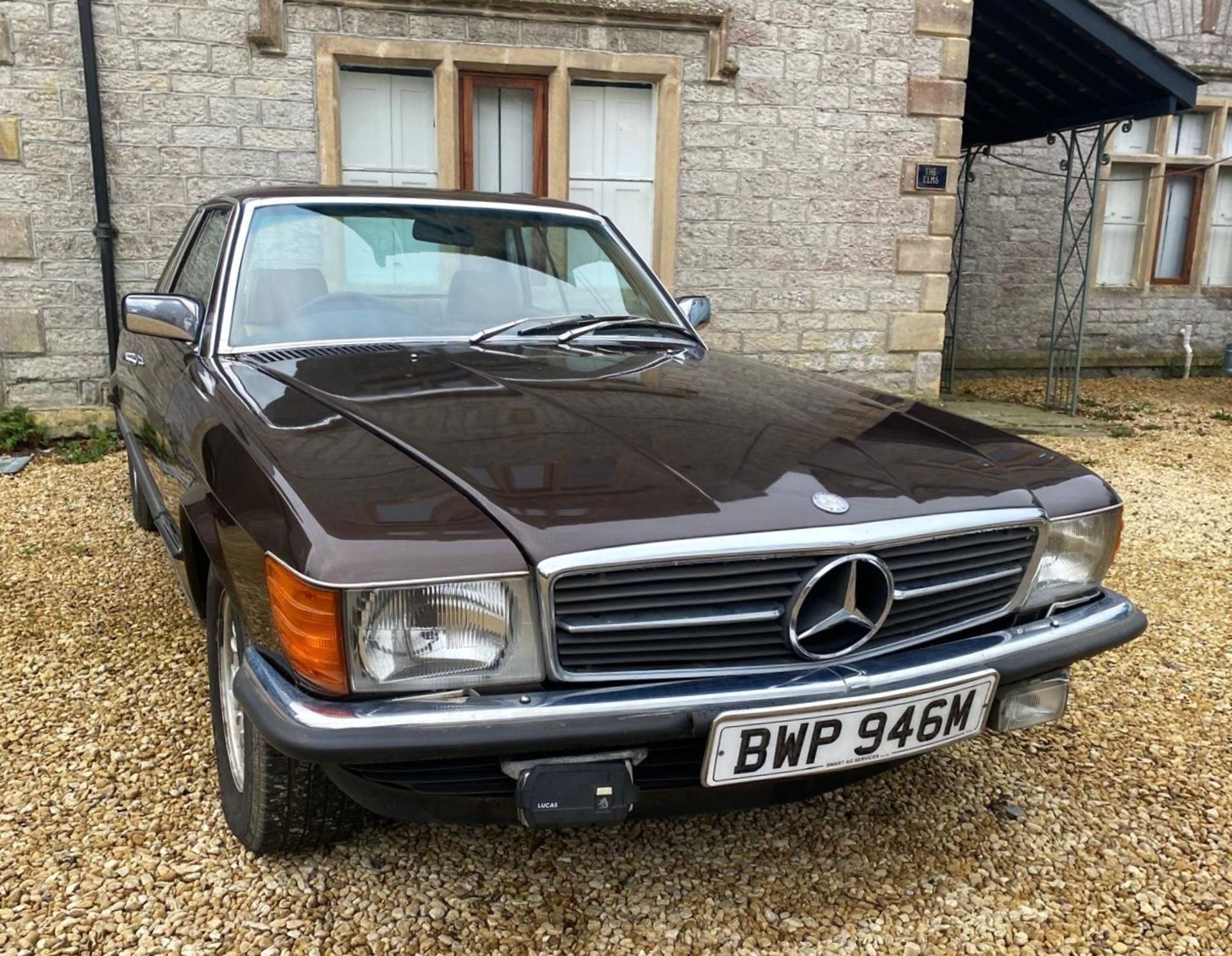 1980 MERCEDES-BENZ 380SLC Registration Number: BWP 946M Chassis Number: 107.025.22.000320 Recorded - Image 2 of 7