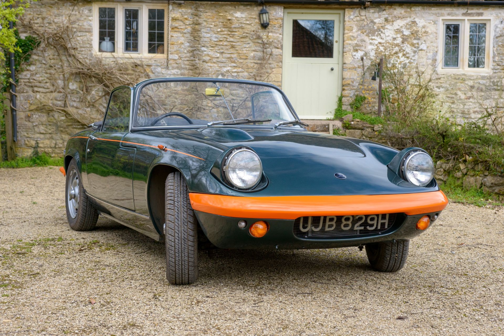 1969 LOTUS ELAN SERIES 4 BRM DROPHEAD COUPE Chassis Number: 45/9498 Registration Number: UJB 829H - Image 6 of 33