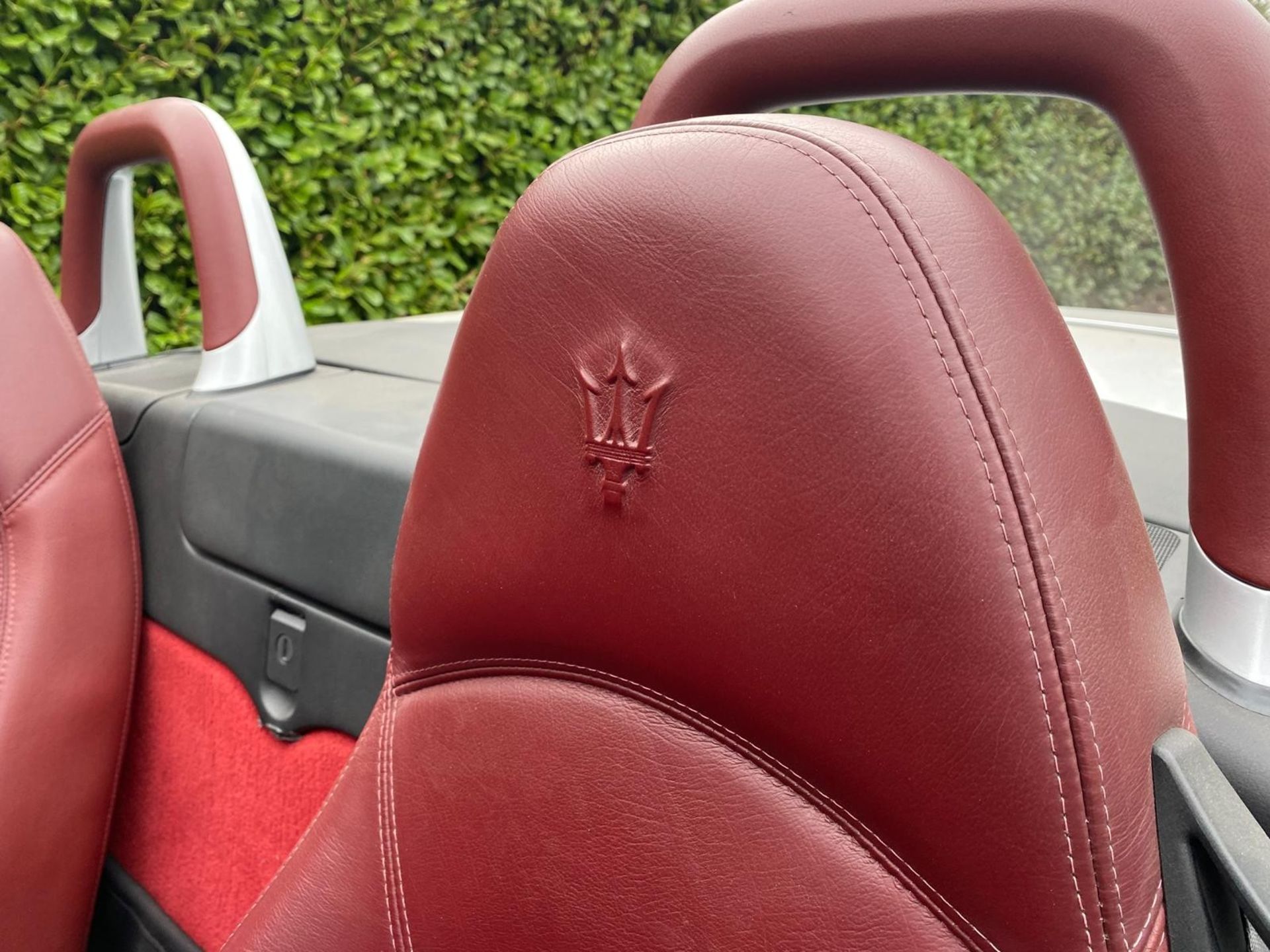 2002 MASERATI CAMBIOCORSA SPYDER Registration Number: YG02BZD Chassis Number: ZAMBB18C000005658 - Image 9 of 16