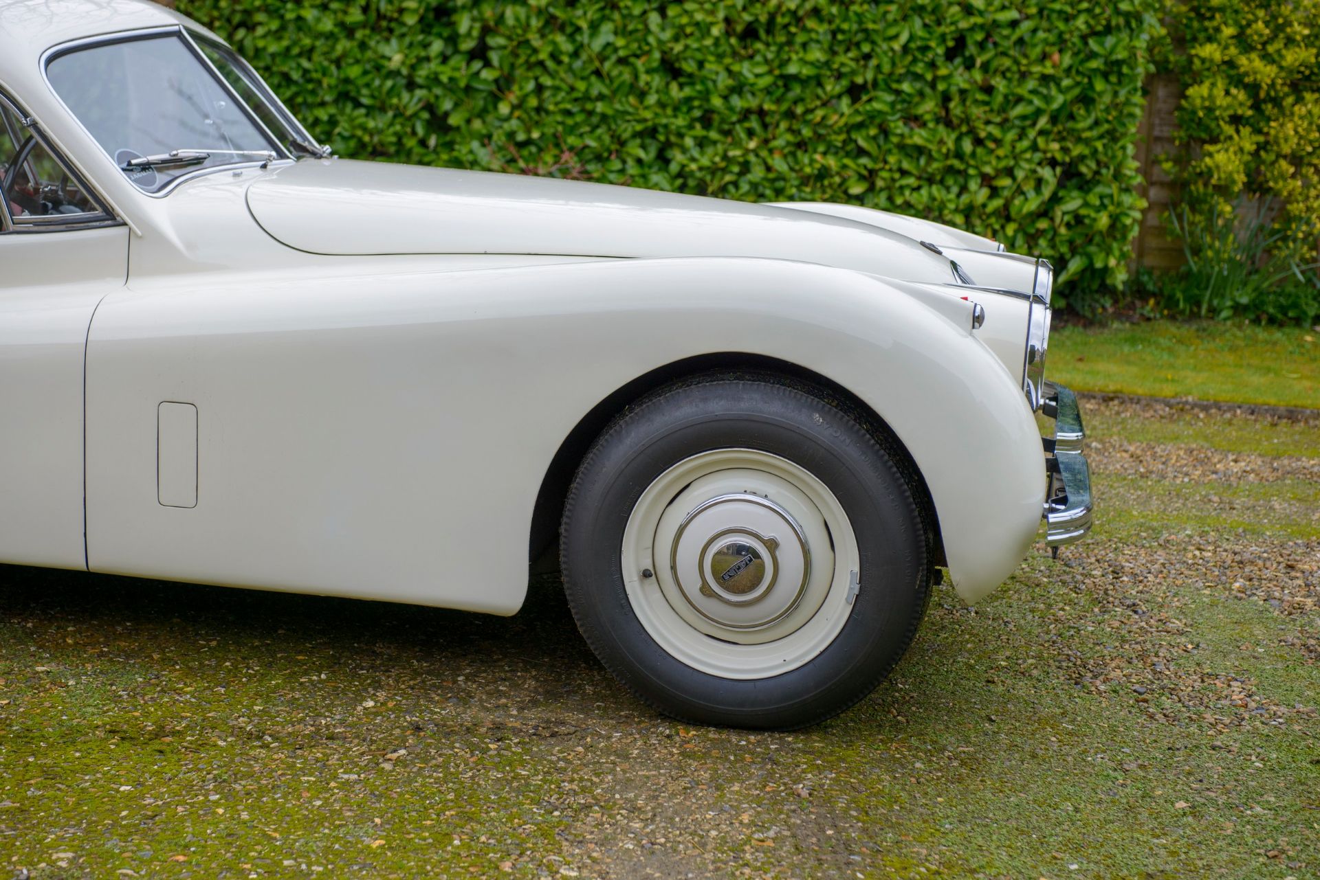 1954 JAGUAR XK120 FIXED HEAD COUPE Registration Number: BJK 966 Chassis Number: 669158 Recorded - Image 10 of 61