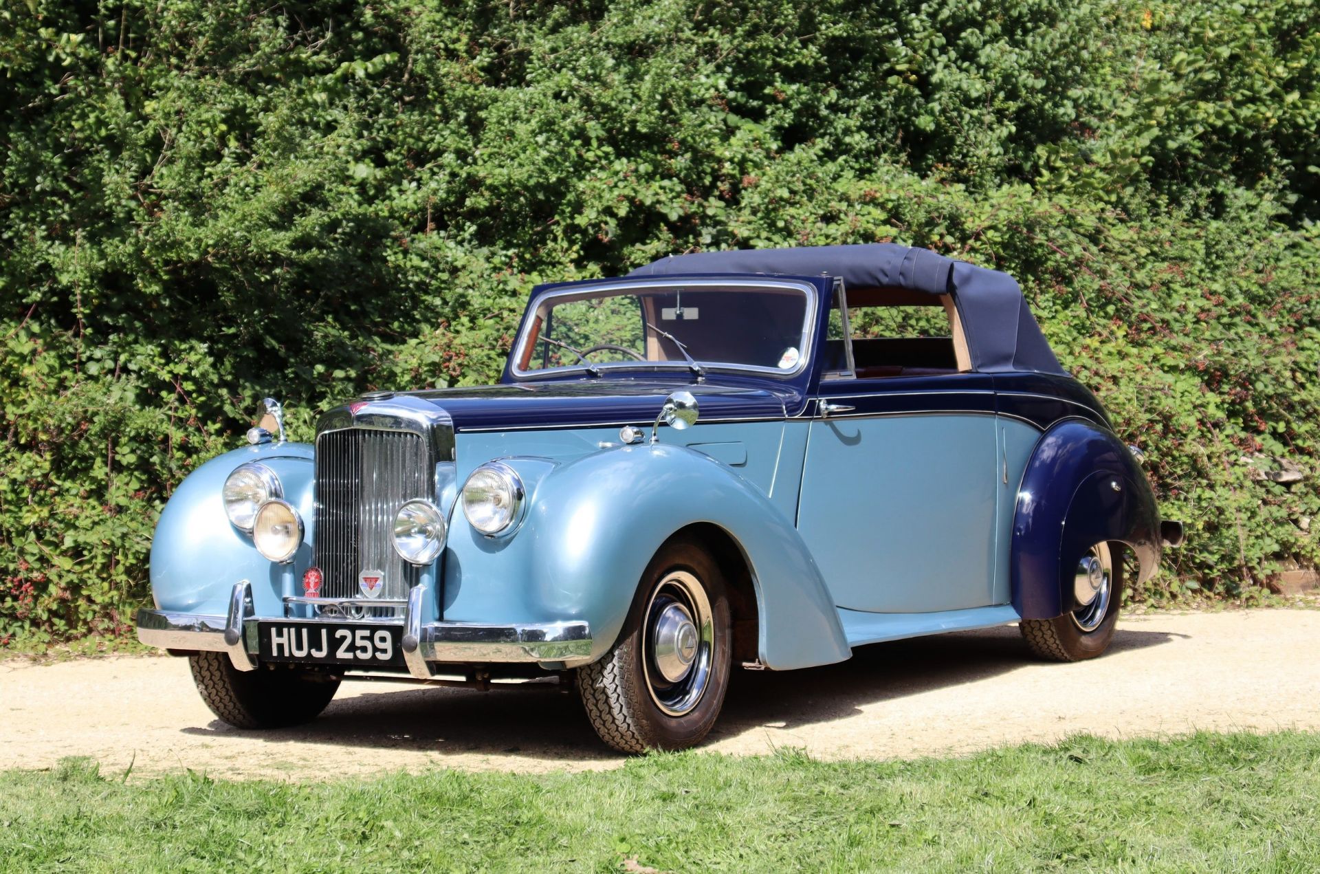 1952 ALVIS TA21 THREE-POSITION DROPHEAD COUPE Registration Number: HUJ 259 Chassis Number: 24489 - Image 6 of 44