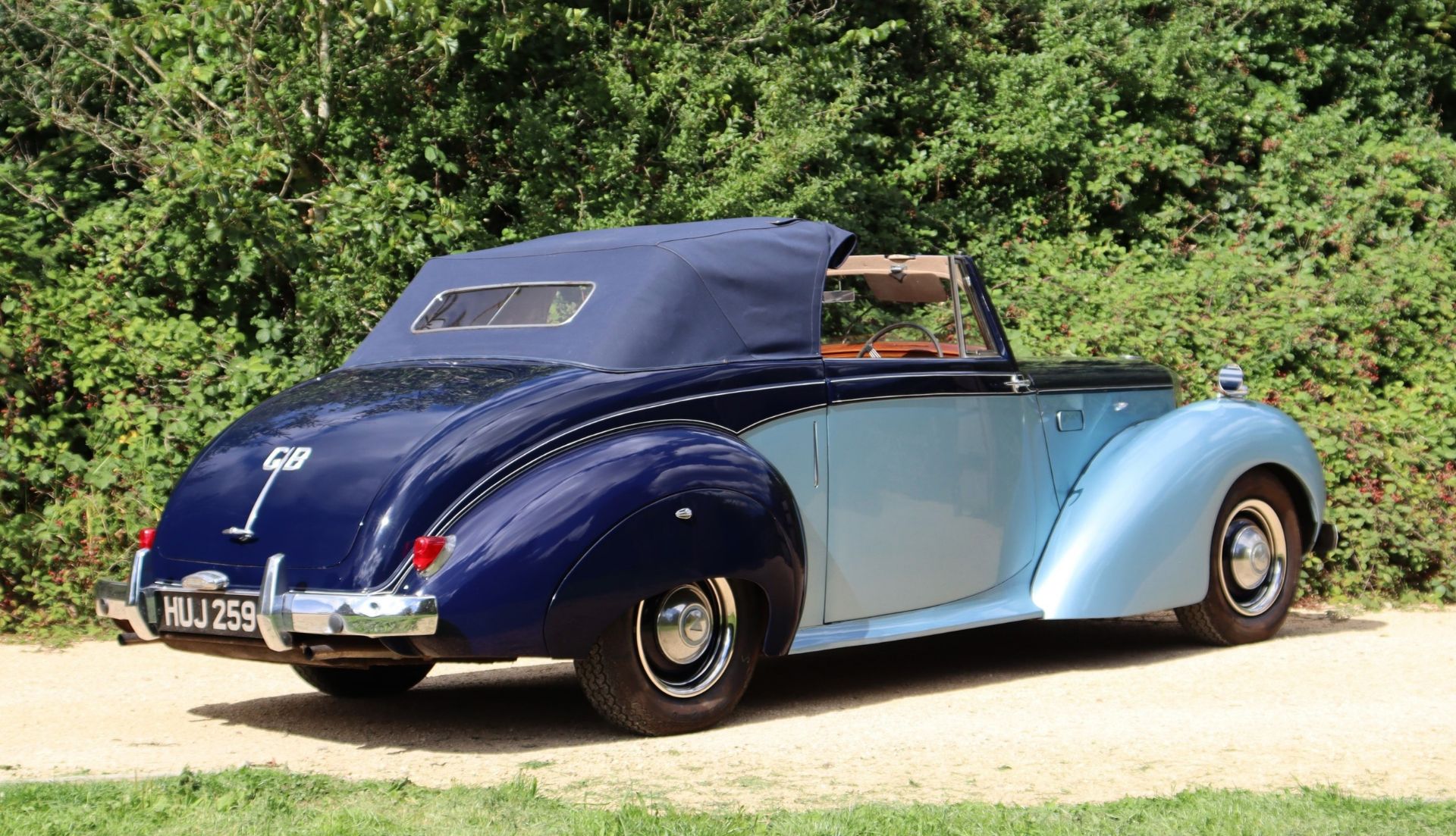 1952 ALVIS TA21 THREE-POSITION DROPHEAD COUPE Registration Number: HUJ 259 Chassis Number: 24489 - Image 13 of 44