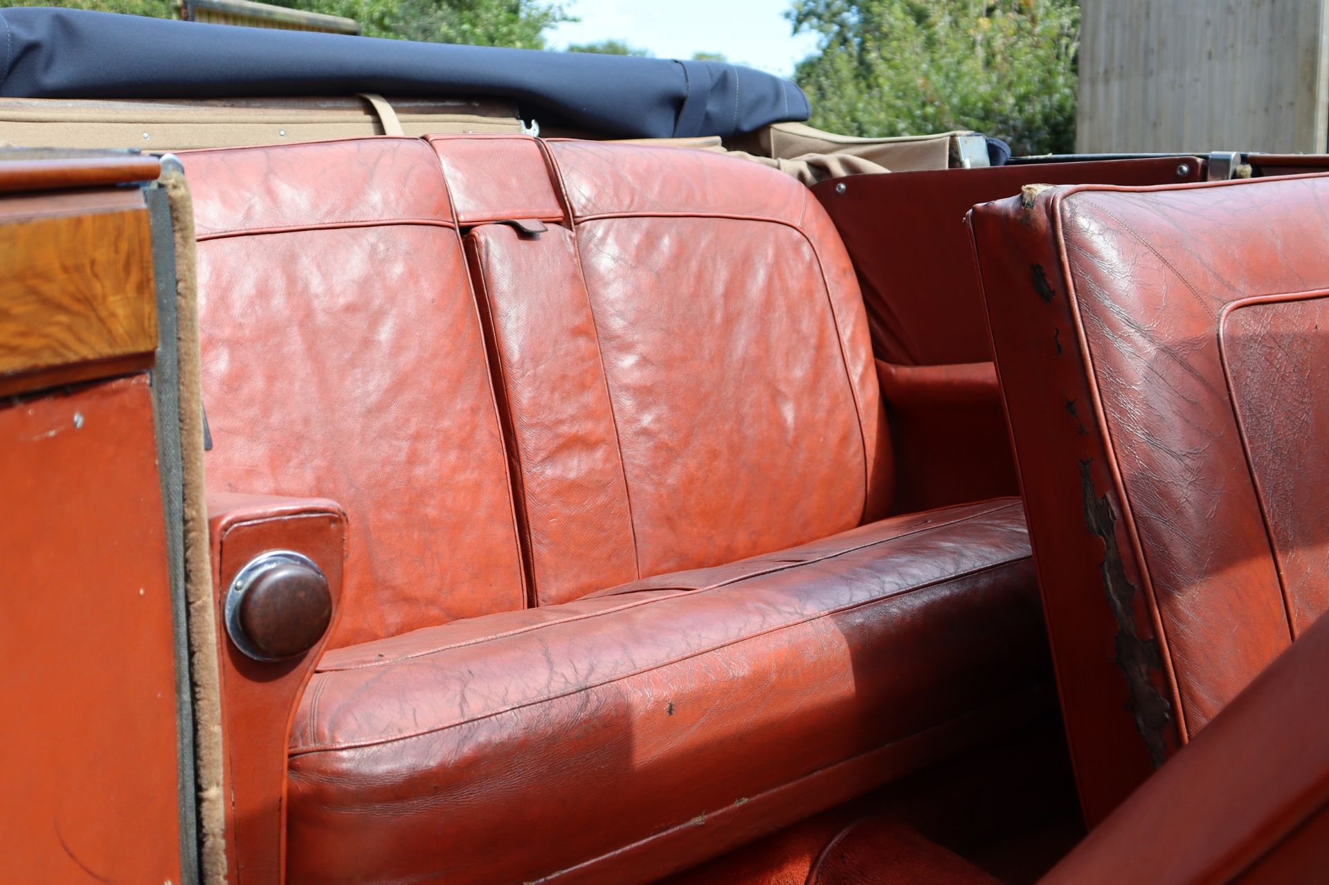 1952 ALVIS TA21 THREE-POSITION DROPHEAD COUPE Registration Number: HUJ 259 Chassis Number: 24489 - Image 25 of 44