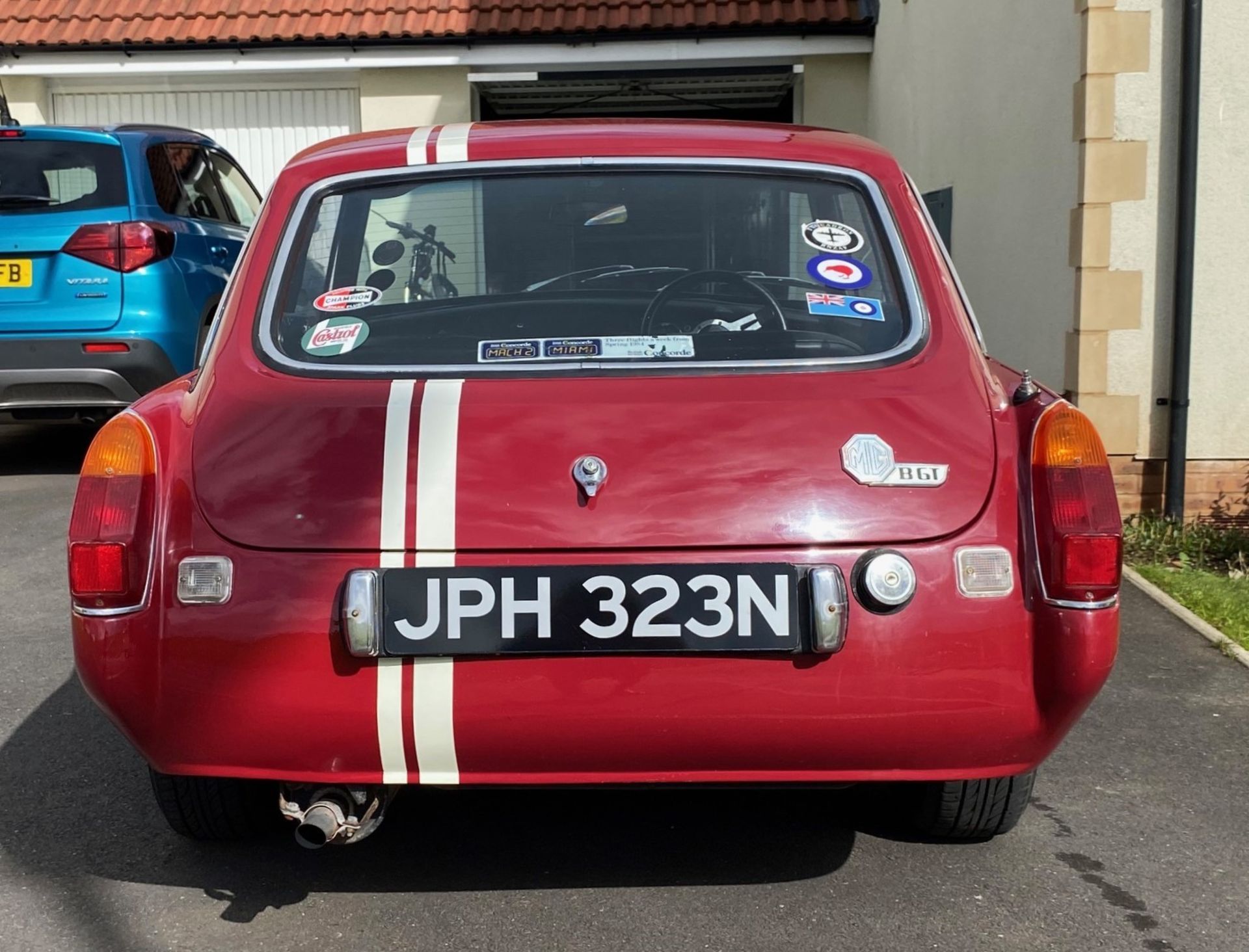 1975 MGB GT COUPE Registration Number: JPH 323N Chassis Number: GHD5-378504G Recorded Mileage: 73, - Image 7 of 17