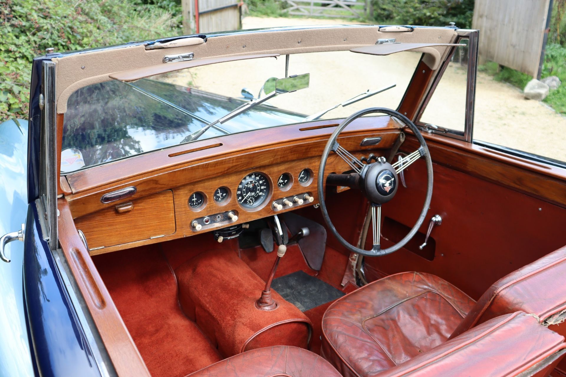 1952 ALVIS TA21 THREE-POSITION DROPHEAD COUPE Registration Number: HUJ 259 Chassis Number: 24489 - Image 35 of 44