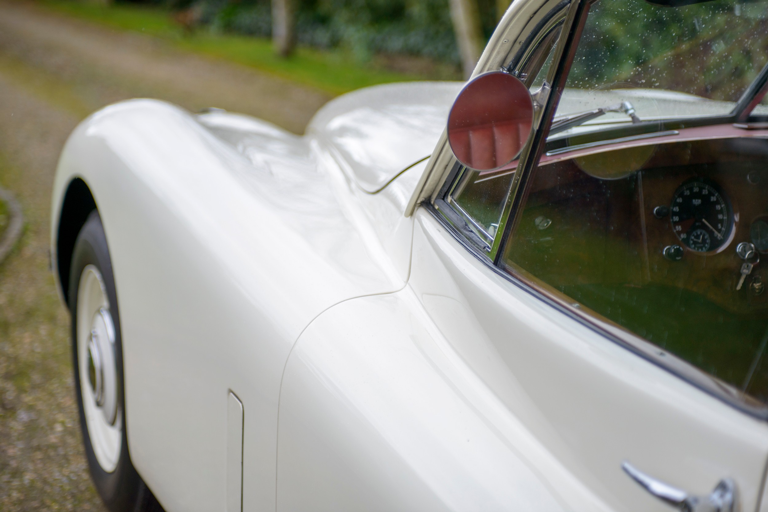 1954 JAGUAR XK120 FIXED HEAD COUPE Registration Number: BJK 966 Chassis Number: 669158 Recorded - Image 16 of 61