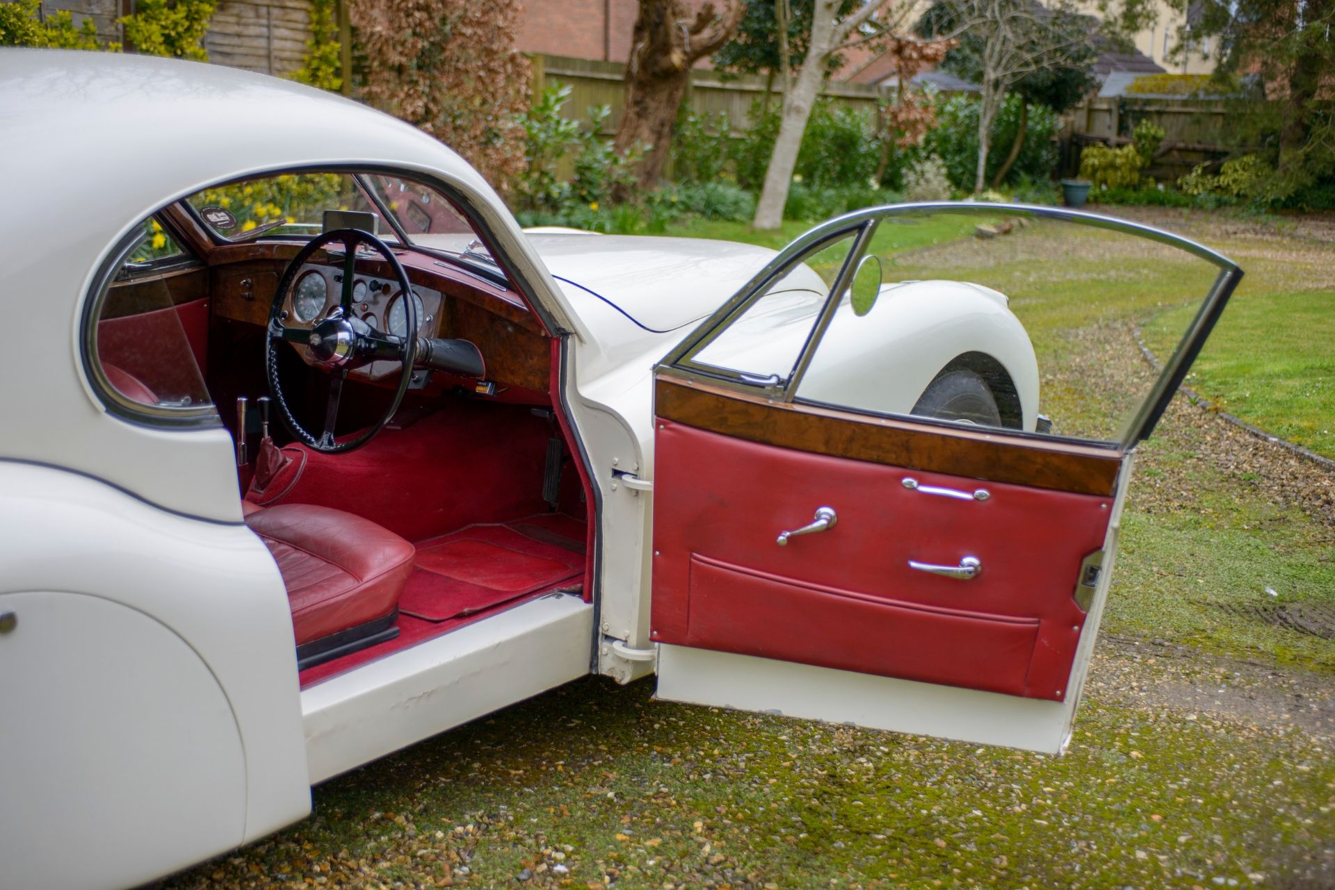 1954 JAGUAR XK120 FIXED HEAD COUPE Registration Number: BJK 966 Chassis Number: 669158 Recorded - Image 14 of 61