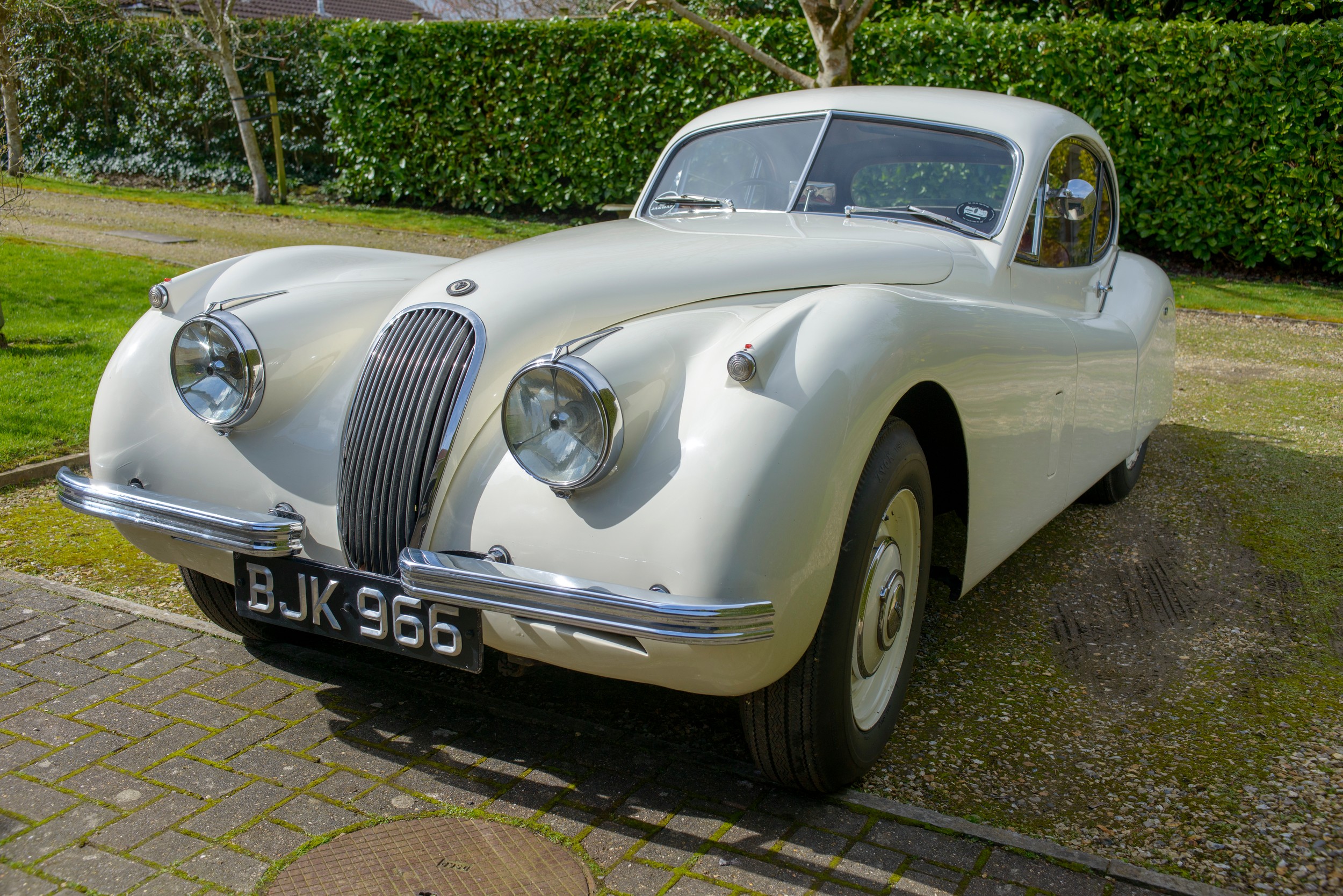 1954 JAGUAR XK120 FIXED HEAD COUPE Registration Number: BJK 966 Chassis Number: 669158 Recorded - Image 5 of 61