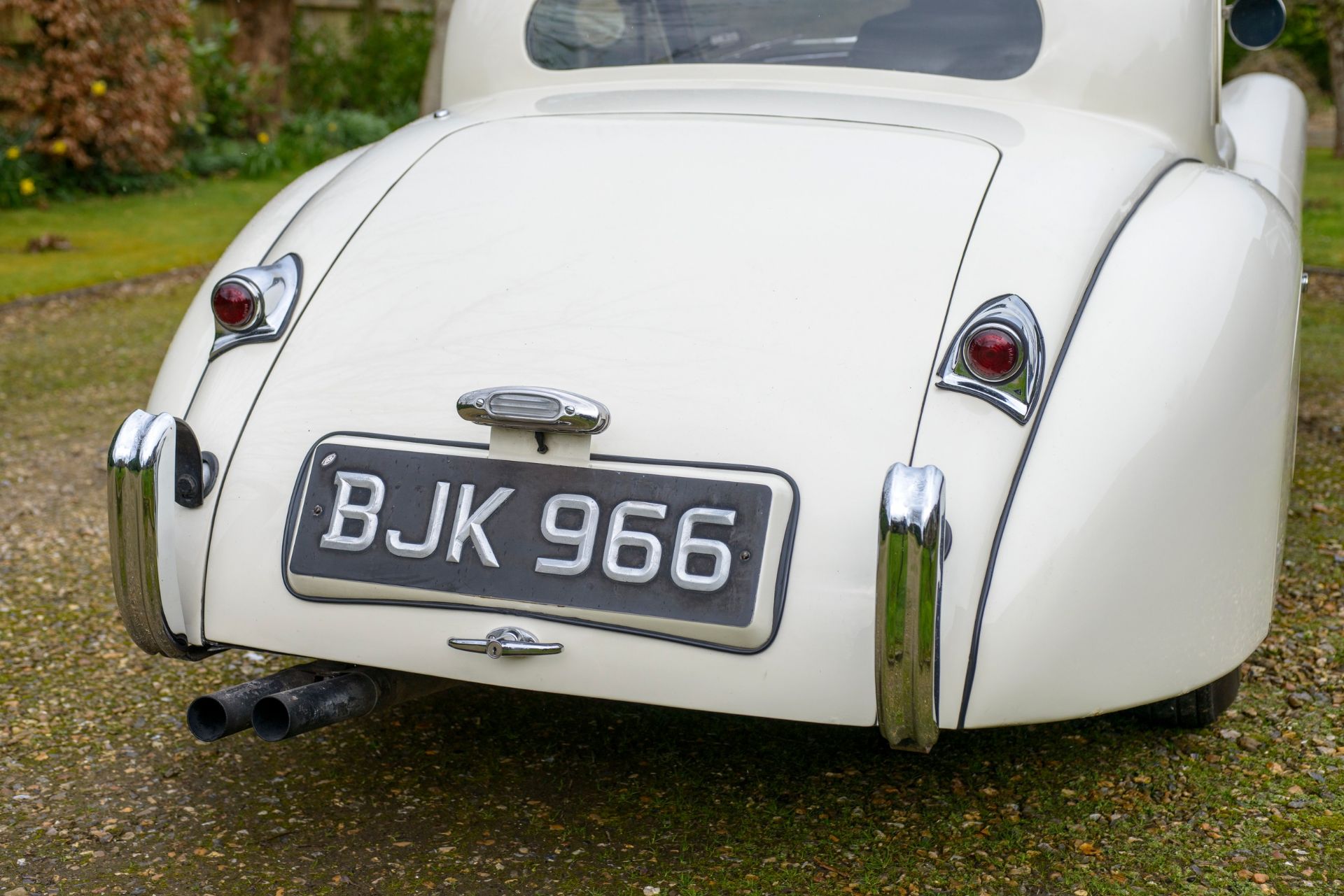 1954 JAGUAR XK120 FIXED HEAD COUPE Registration Number: BJK 966 Chassis Number: 669158 Recorded - Image 12 of 61
