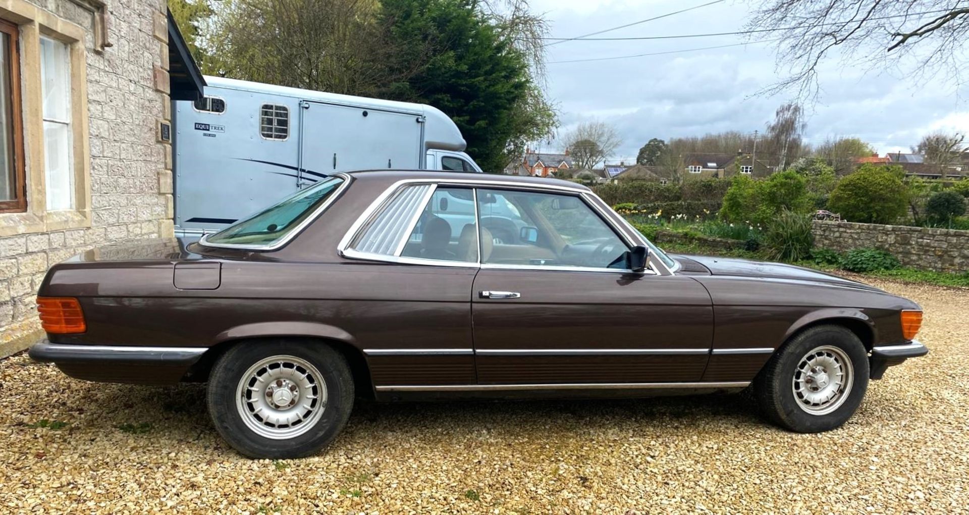 1980 MERCEDES-BENZ 380SLC Registration Number: BWP 946M Chassis Number: 107.025.22.000320 Recorded - Image 4 of 7