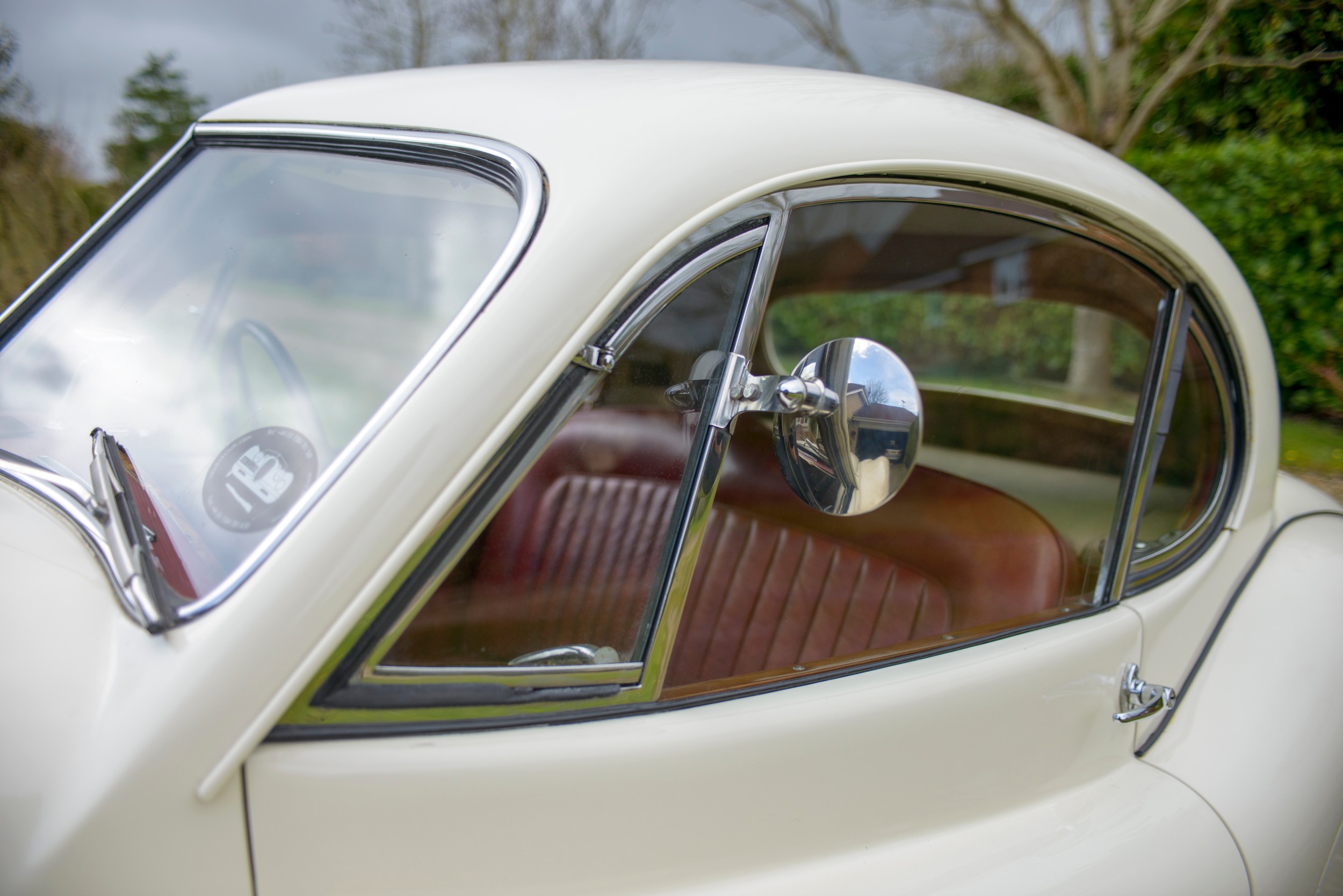 1954 JAGUAR XK120 FIXED HEAD COUPE Registration Number: BJK 966 Chassis Number: 669158 Recorded - Image 13 of 61