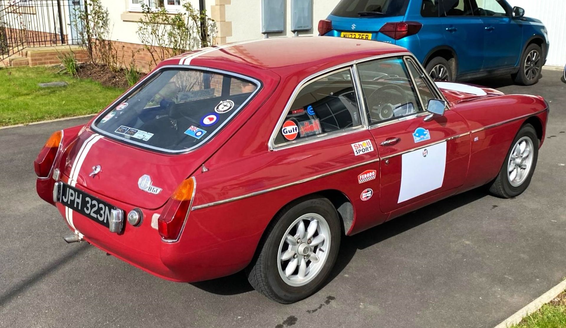 1975 MGB GT COUPE Registration Number: JPH 323N Chassis Number: GHD5-378504G Recorded Mileage: 73, - Image 6 of 17