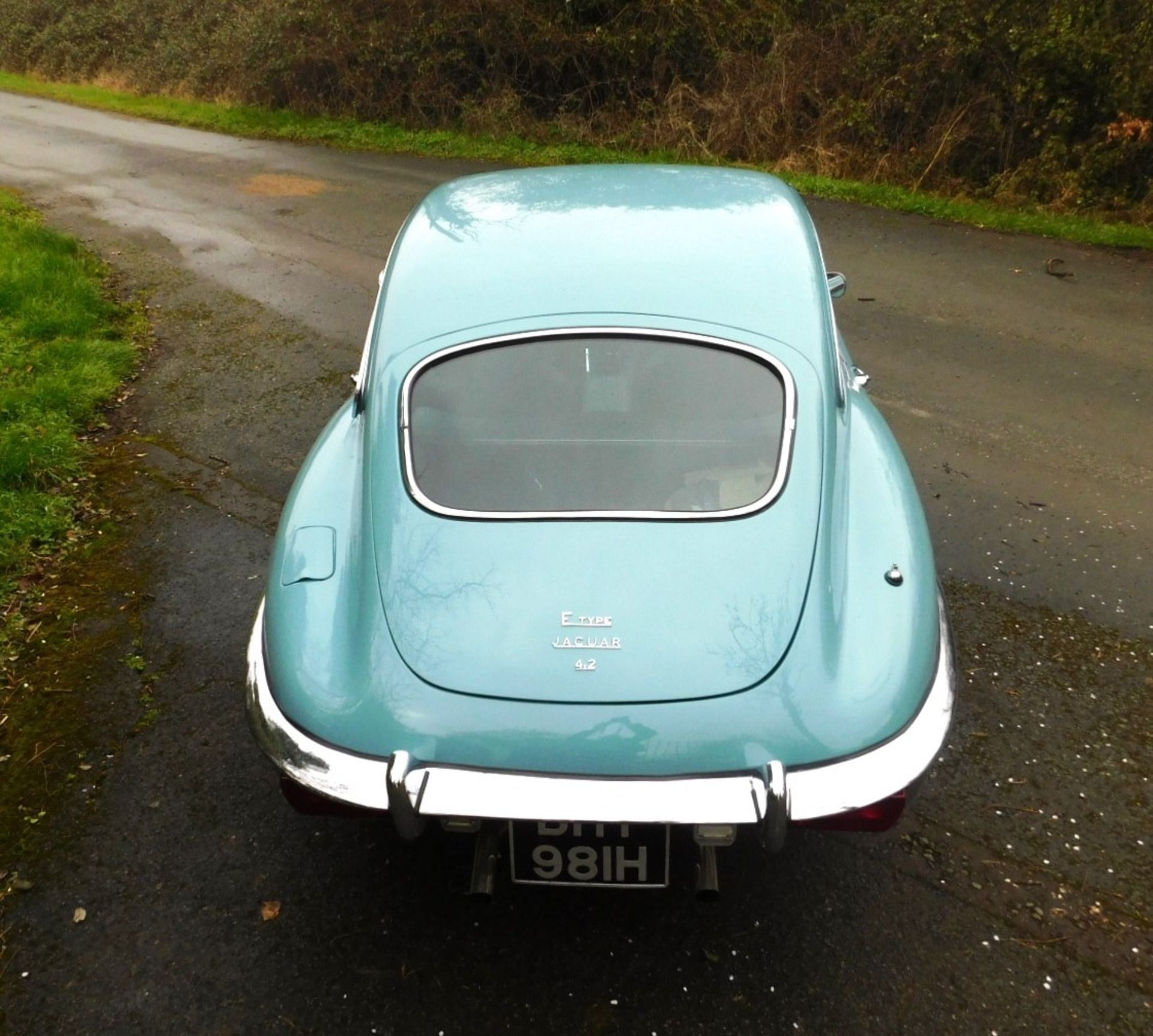 1970 JAGUAR E-TYPE SERIES II 2+2 COUPE Registration Number: BHY 981H Chassis Number: P1R44144BW - Image 9 of 33