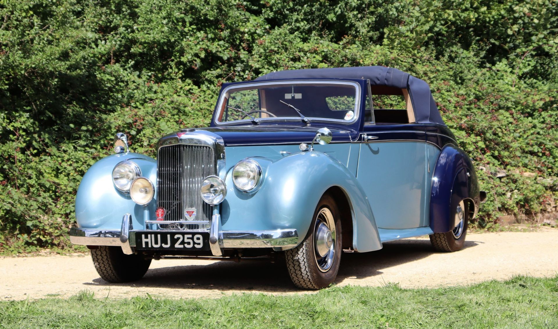 1952 ALVIS TA21 THREE-POSITION DROPHEAD COUPE Registration Number: HUJ 259 Chassis Number: 24489 - Image 4 of 44