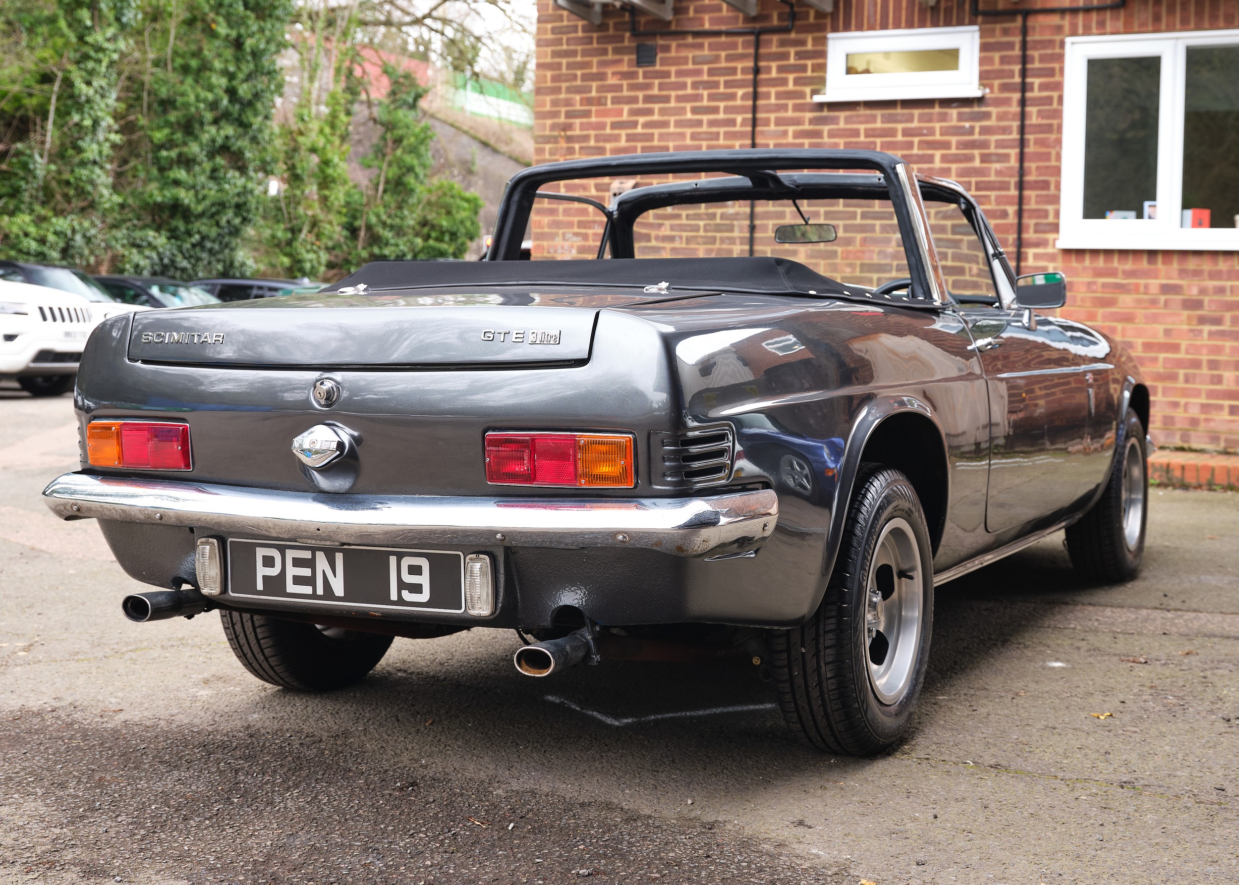 1971 RELIANT SCIMITAR GTE CONVERTIBLE Registration Number: TBA Chassis Number: 452221 Recorded - Image 4 of 47