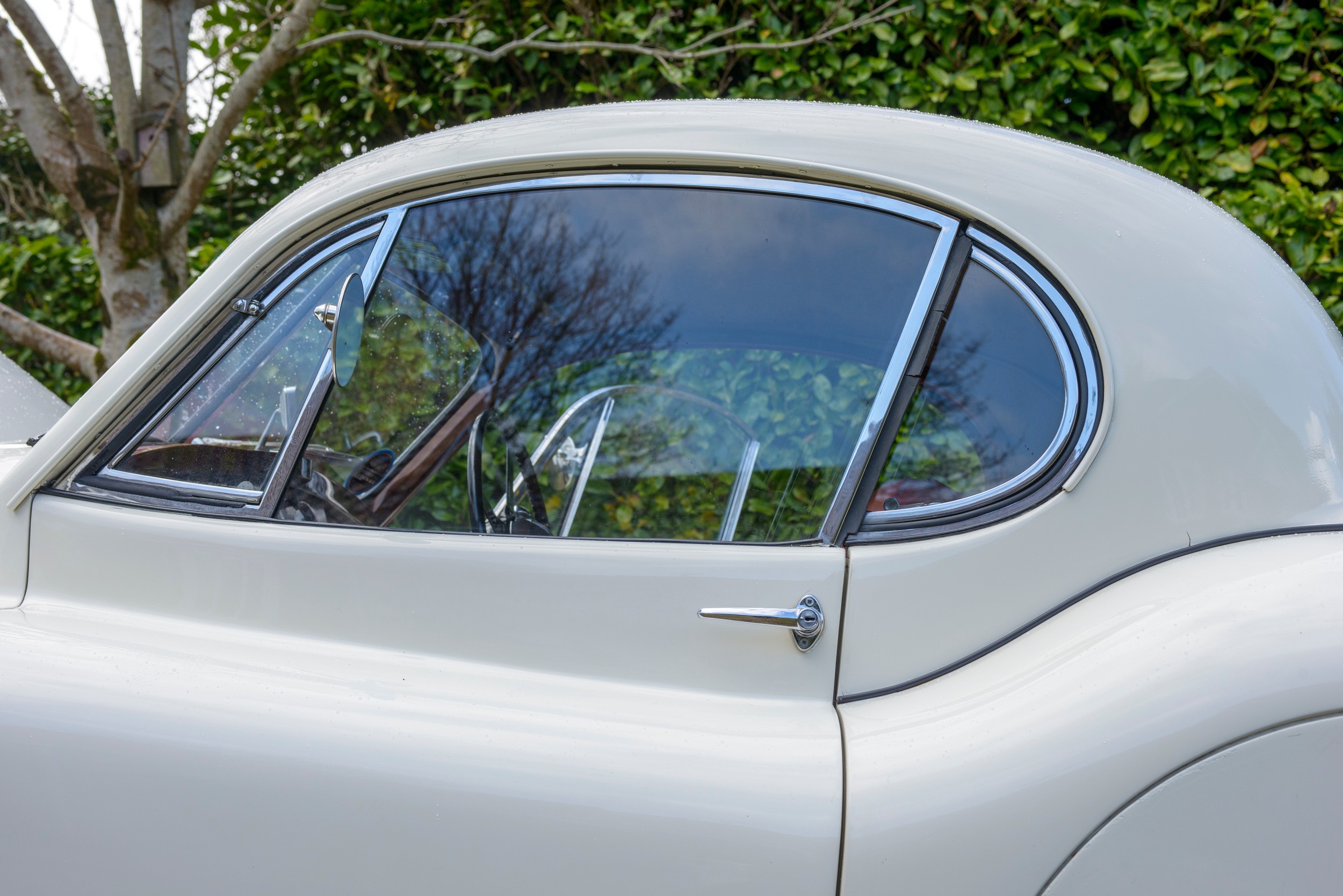 1954 JAGUAR XK120 FIXED HEAD COUPE Registration Number: BJK 966 Chassis Number: 669158 Recorded - Image 34 of 61