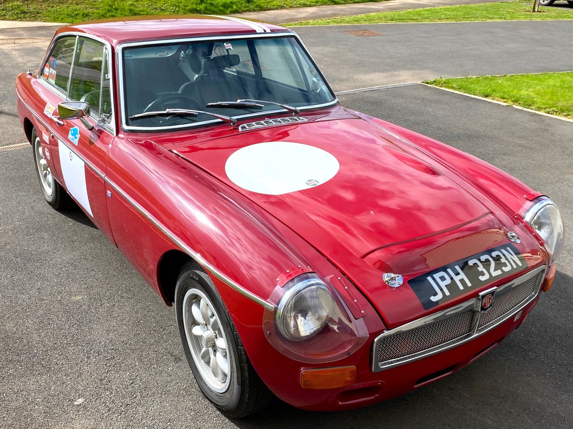 1975 MGB GT COUPE Registration Number: JPH 323N Chassis Number: GHD5-378504G Recorded Mileage: 73, - Image 3 of 17