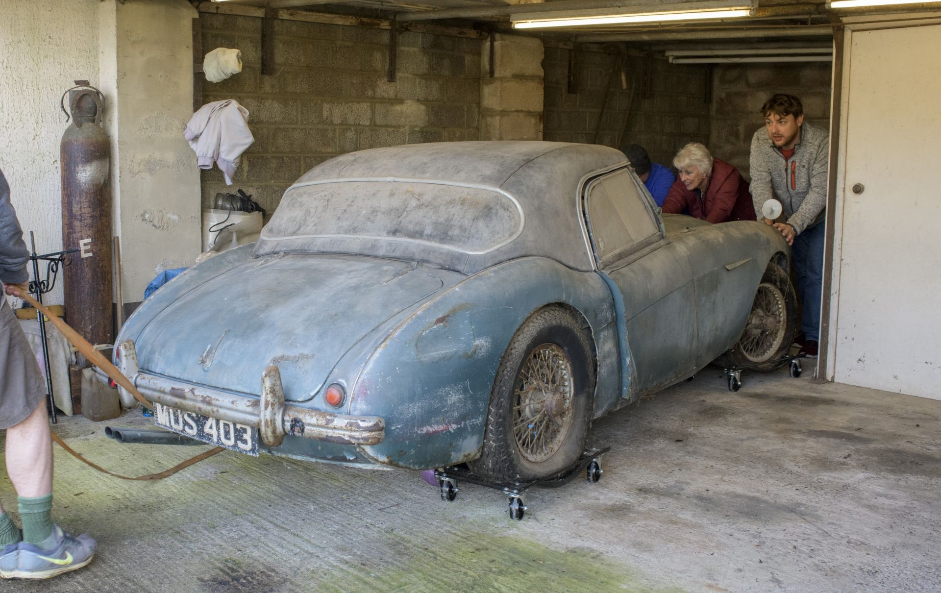 1954 AUSTIN HEALEY 100/4 BN1 Registration Number: MUS 403 Chassis Number: BN1/156426 Recorded - Image 10 of 40