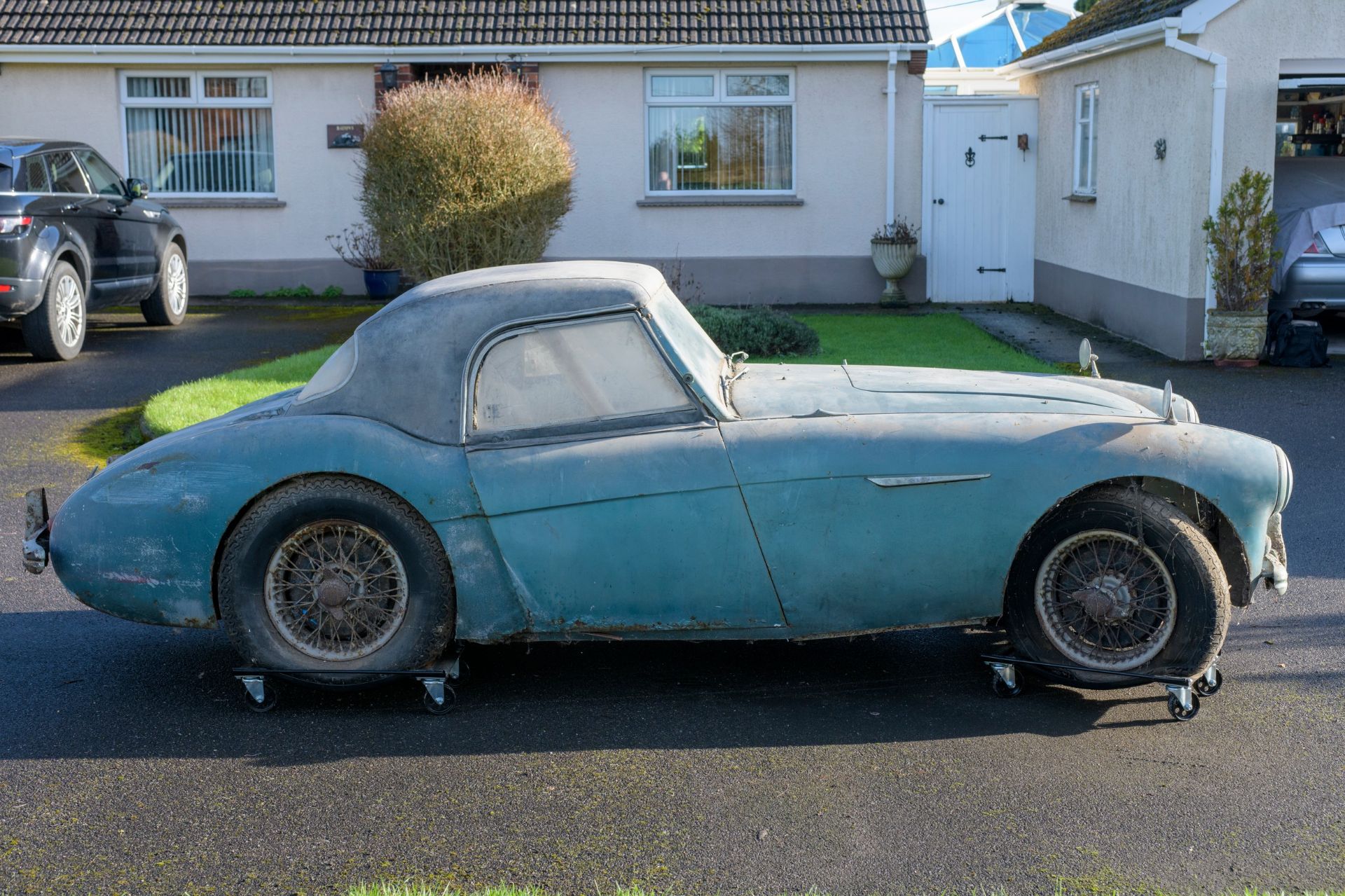 1954 AUSTIN HEALEY 100/4 BN1 Registration Number: MUS 403 Chassis Number: BN1/156426 Recorded - Image 2 of 40