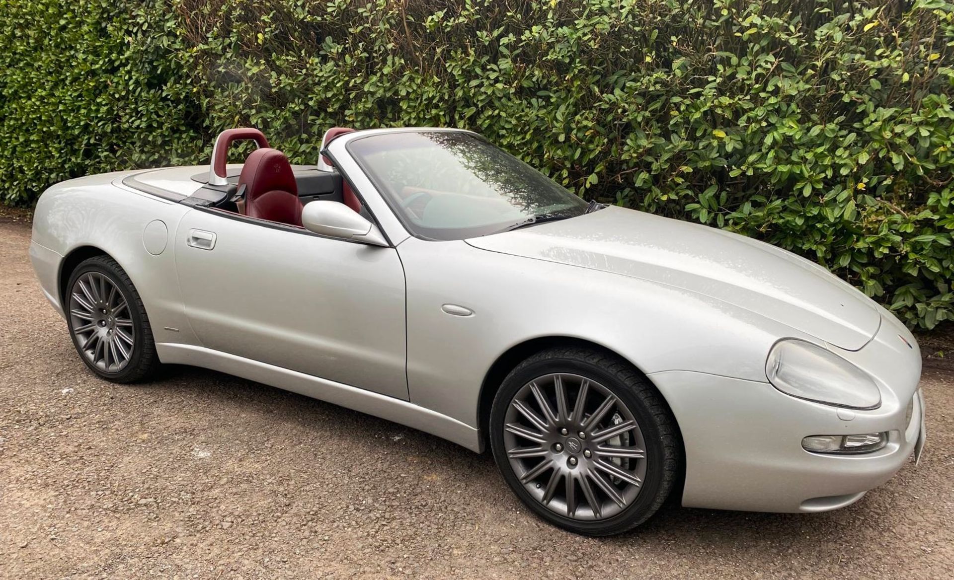2002 MASERATI CAMBIOCORSA SPYDER Registration Number: YG02BZD Chassis Number: ZAMBB18C000005658 - Image 2 of 16