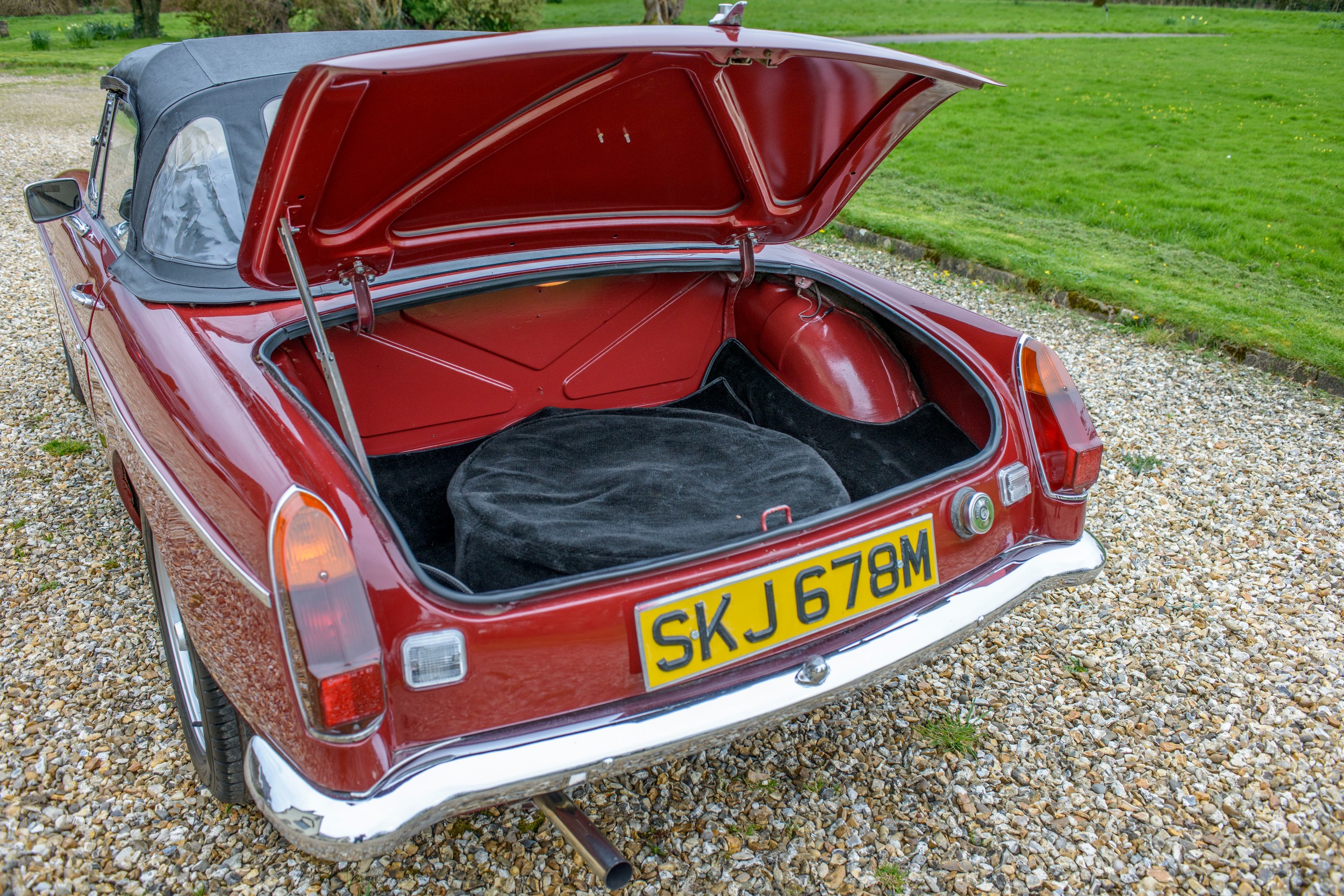 1974 MGB ROADSTER Registration Number: SKJ 678M Chassis Number: GHNS 3444549 Recorded Mileage: 11, - Image 29 of 33