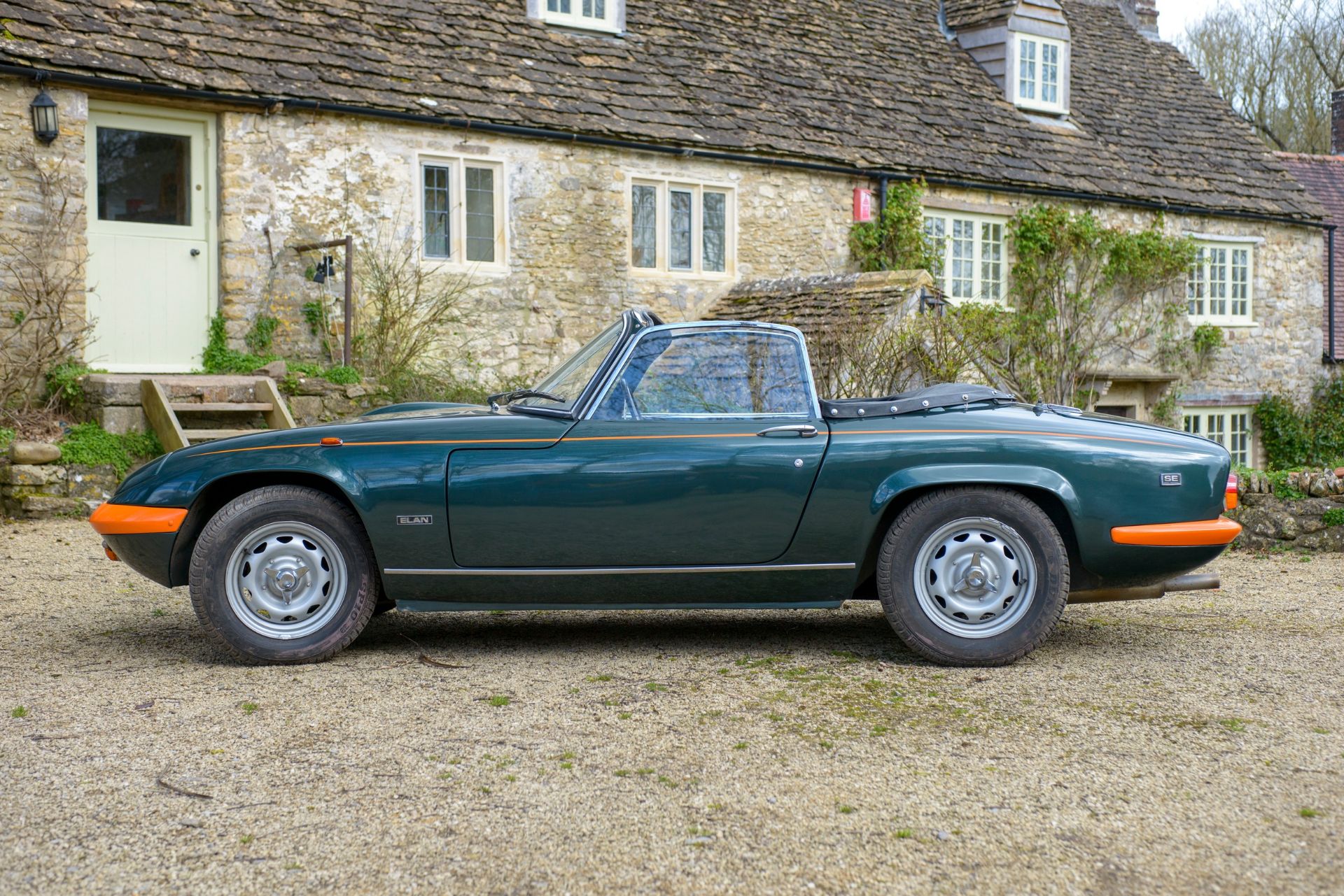 1969 LOTUS ELAN SERIES 4 BRM DROPHEAD COUPE Chassis Number: 45/9498 Registration Number: UJB 829H - Image 2 of 33