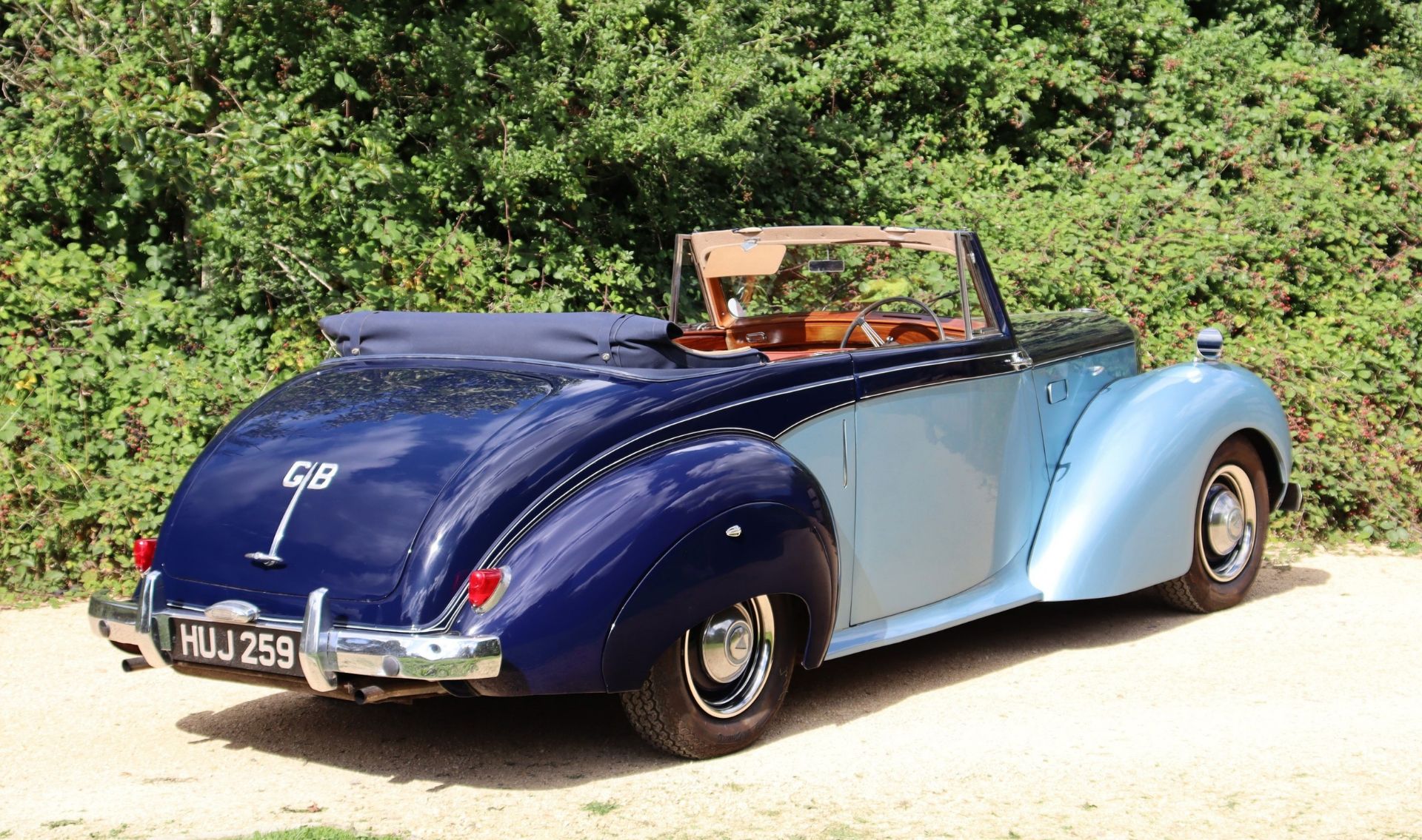 1952 ALVIS TA21 THREE-POSITION DROPHEAD COUPE Registration Number: HUJ 259 Chassis Number: 24489 - Image 11 of 44