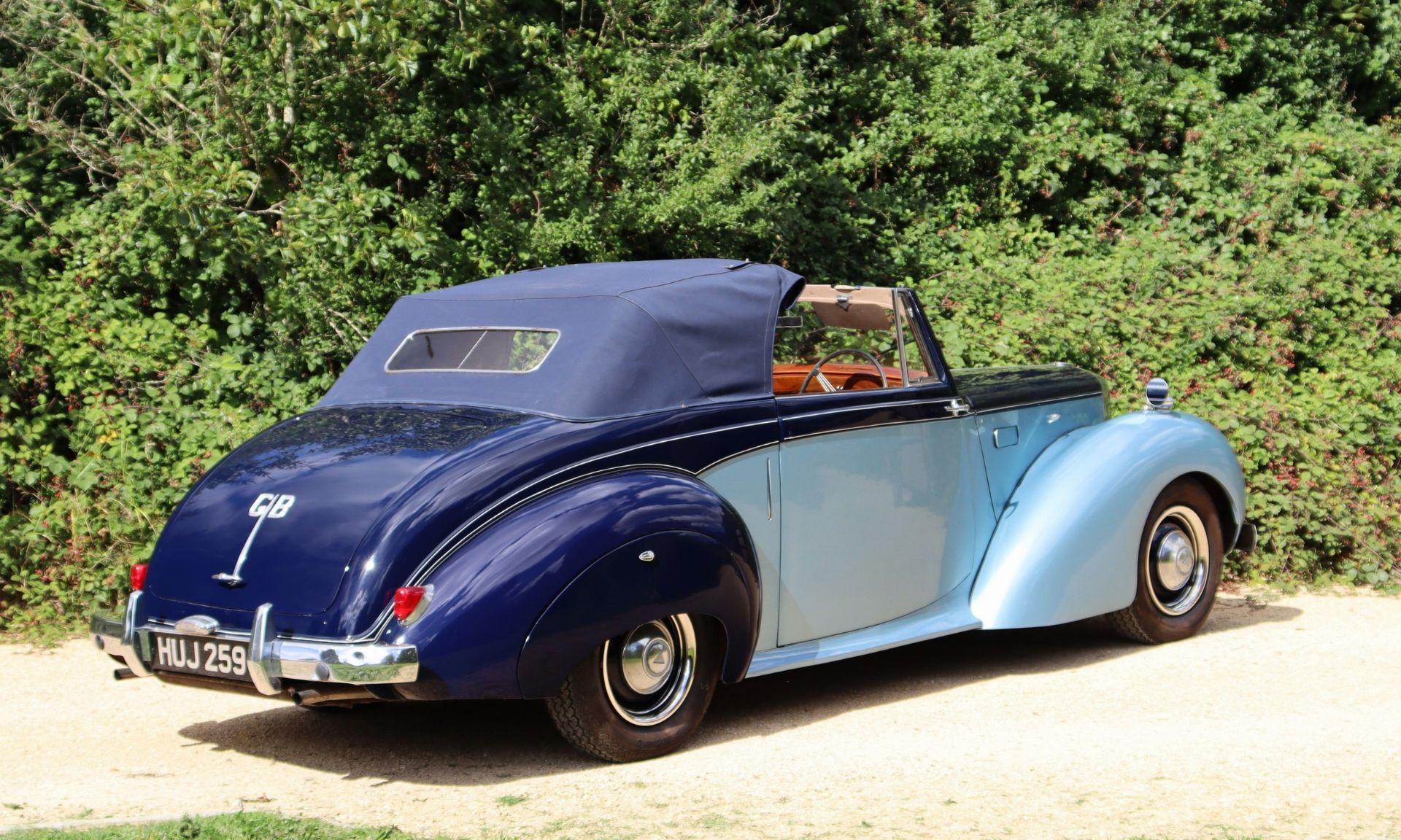 1952 ALVIS TA21 THREE-POSITION DROPHEAD COUPE Registration Number: HUJ 259 Chassis Number: 24489 - Image 15 of 44