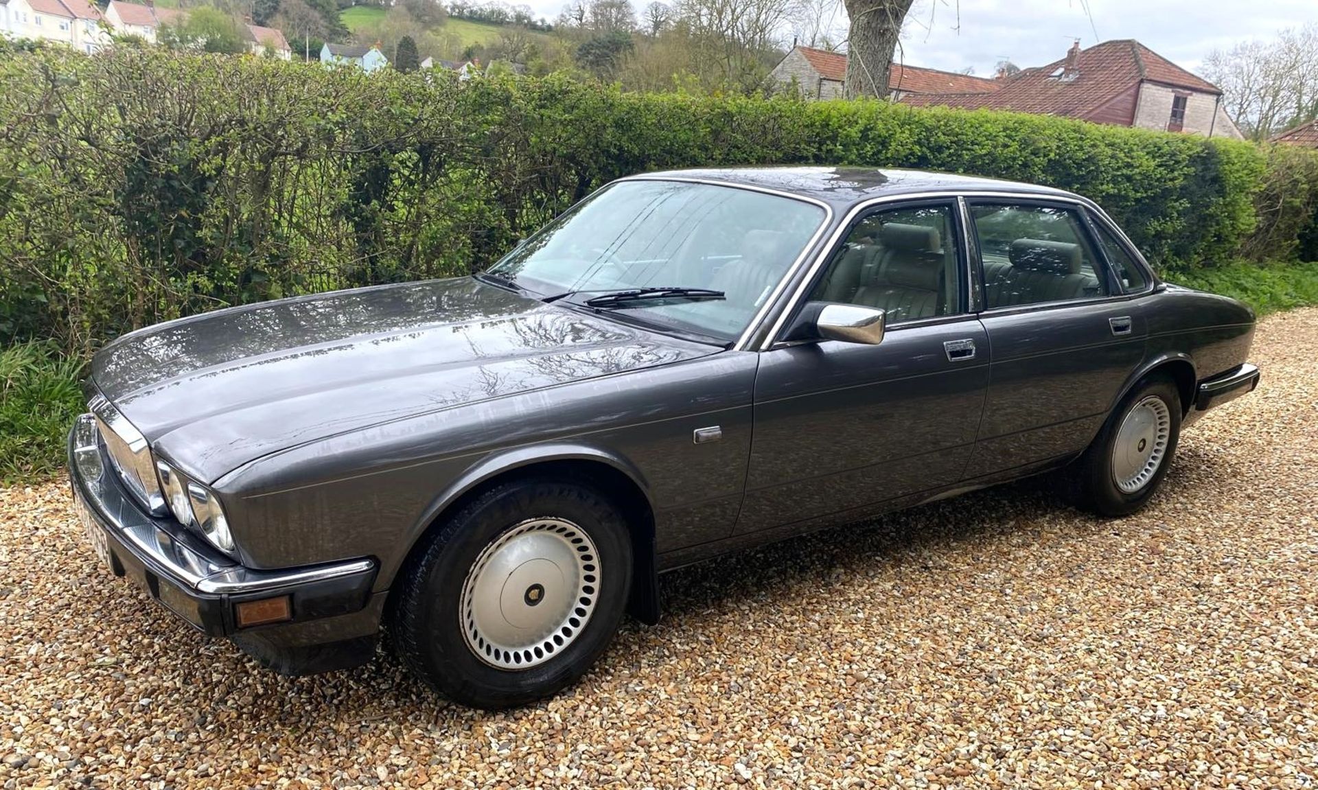 1989 JAGUAR XJ40 3.6 Registration Number: F471 RFB Chassis Number: SAJJFALH3AA576567 Recorded