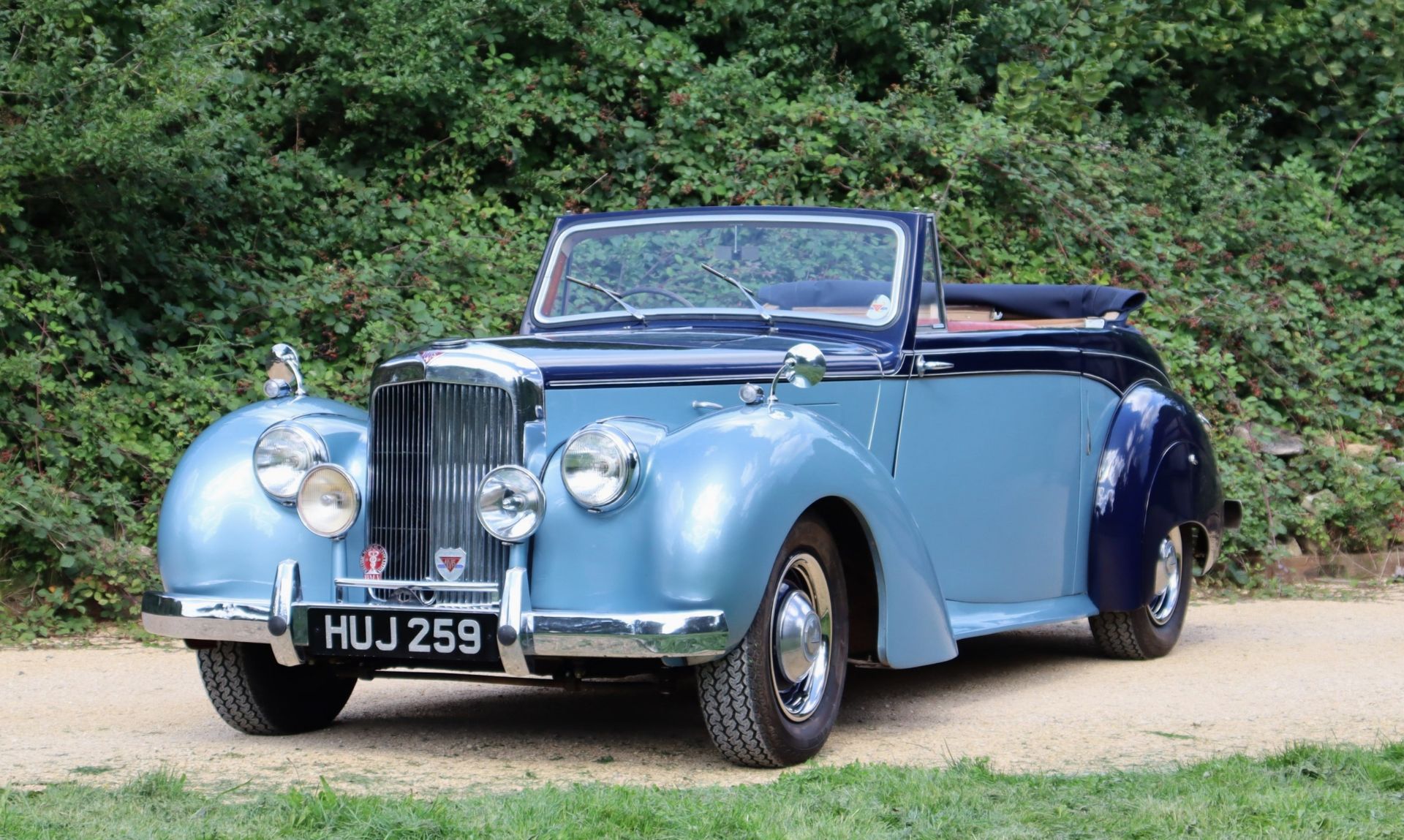 1952 ALVIS TA21 THREE-POSITION DROPHEAD COUPE Registration Number: HUJ 259 Chassis Number: 24489 - Image 44 of 44