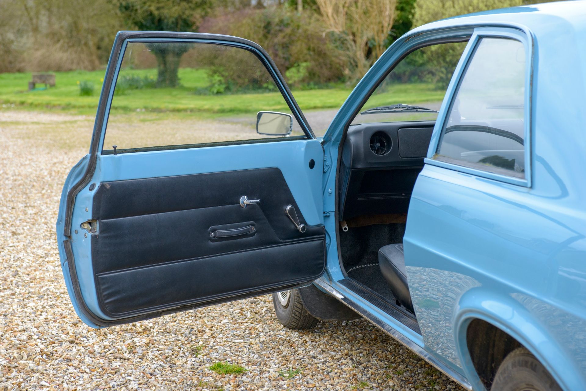 1972 VAUXHALL VIVA HC Registration Number: DOF 481K Chassis Number: 931112E174253 Recorded - Image 22 of 33