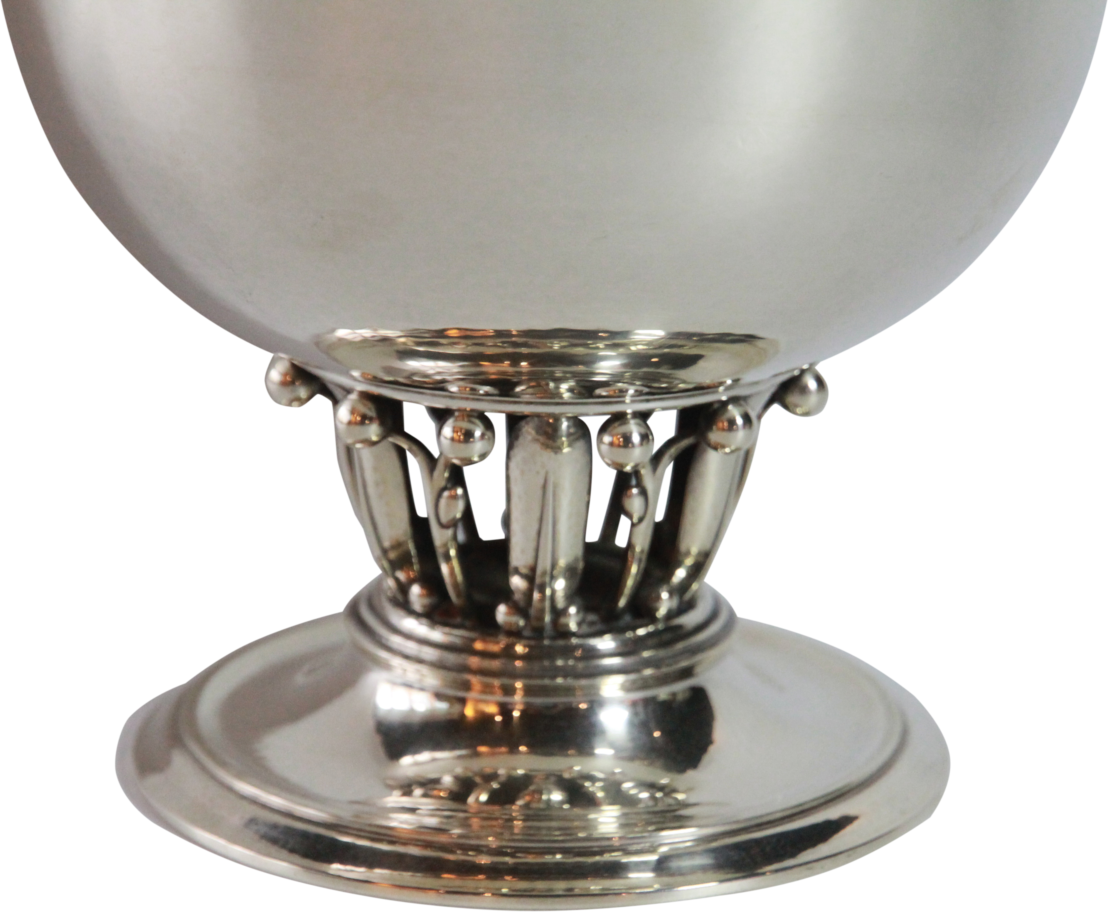 George Jensen copenhagen. A Tazza with stylized base numberd 19A.(H: 17cm), 765 grams - incribed " - Image 2 of 2