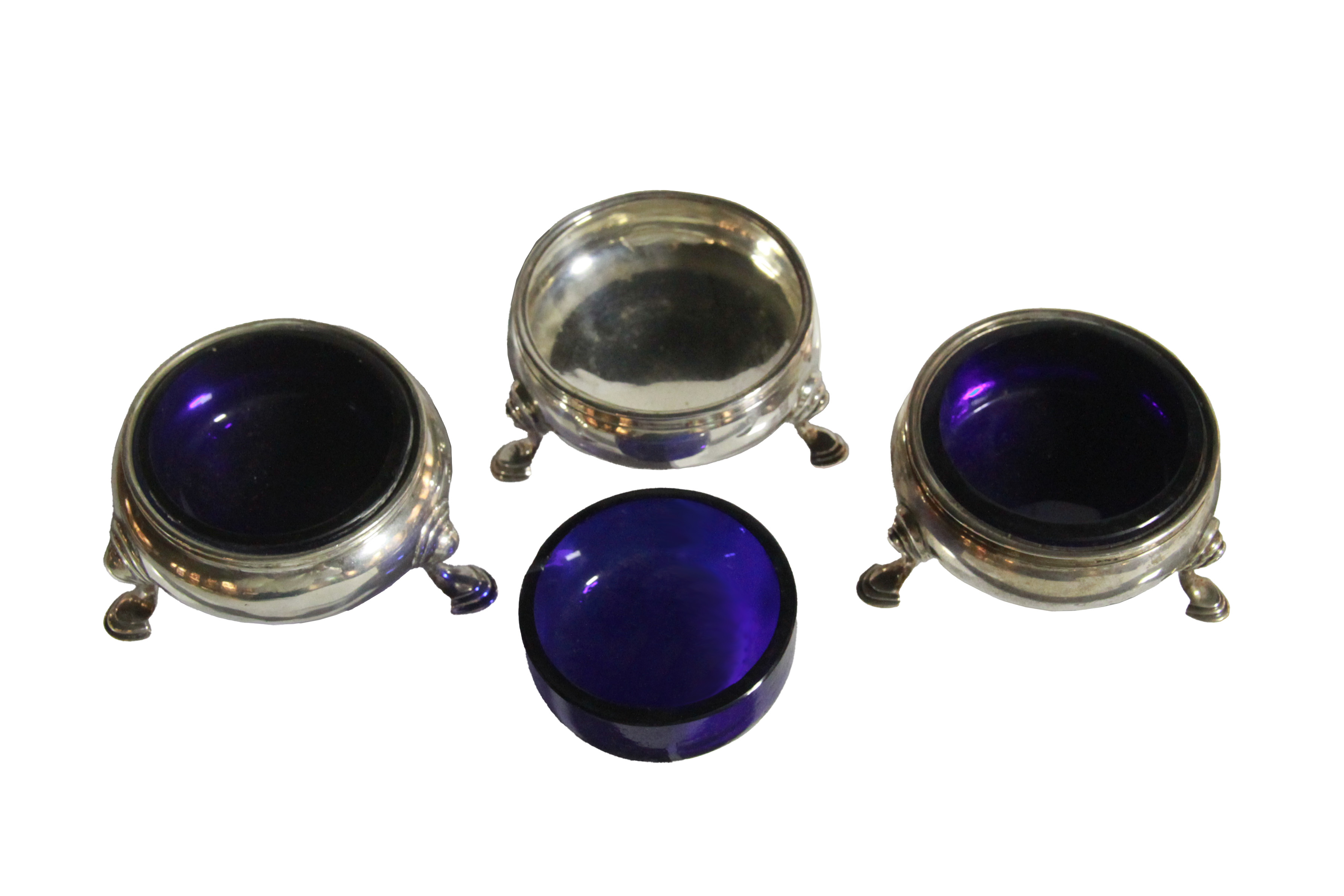 A set of 3 silver salts & liners, Thomas Street in London, 1808-1809, (2.9 oz) - Image 3 of 5