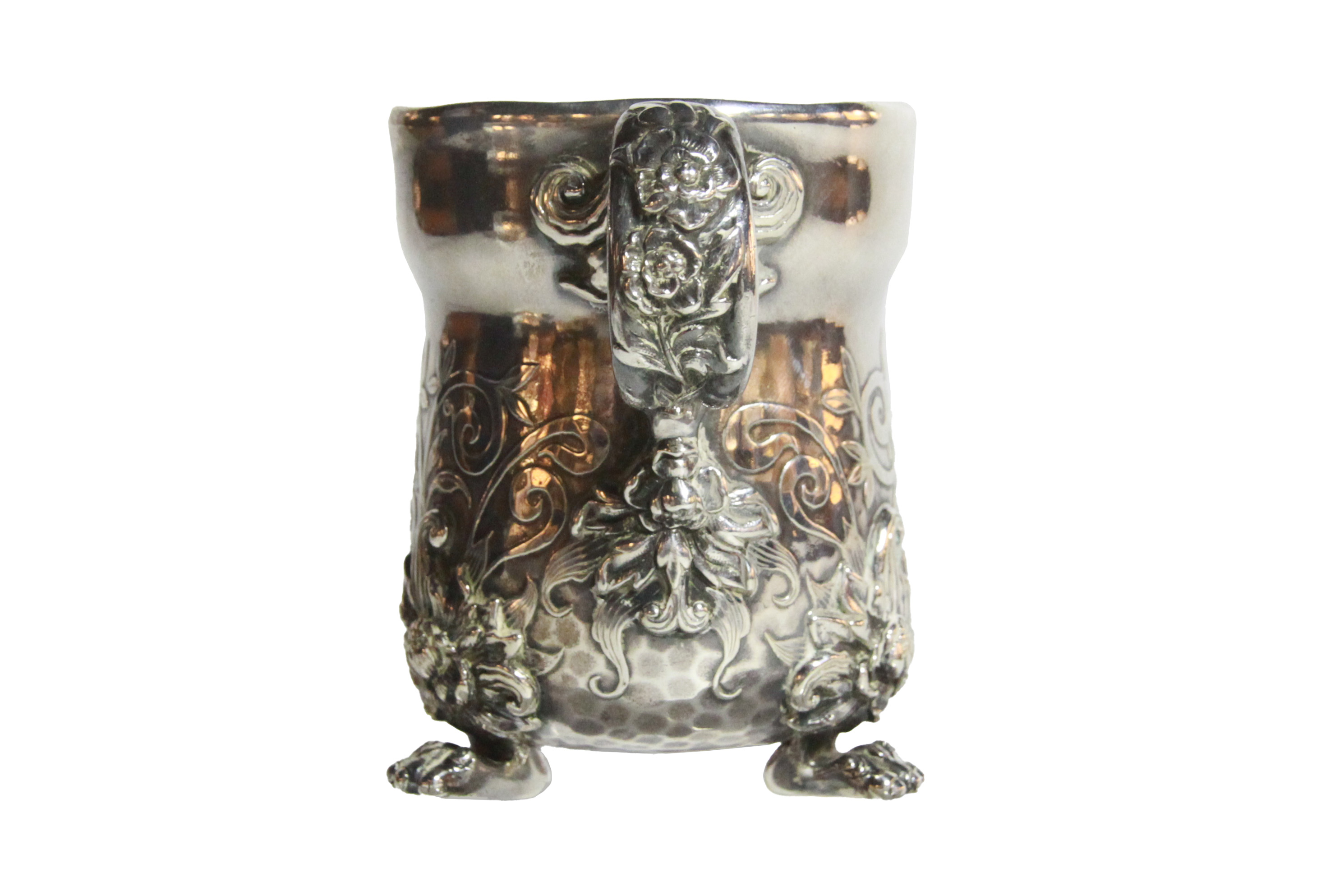 An unusual silver beaker/ cup with scrolled decoration of foliage upon tripod paw feet, 19th-century - Image 2 of 7