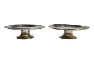 A pair of Irish silver dwarf tazza, (Diameter 12 cm, H: 3.5 cm, 10.8 oz total weight), 18th century