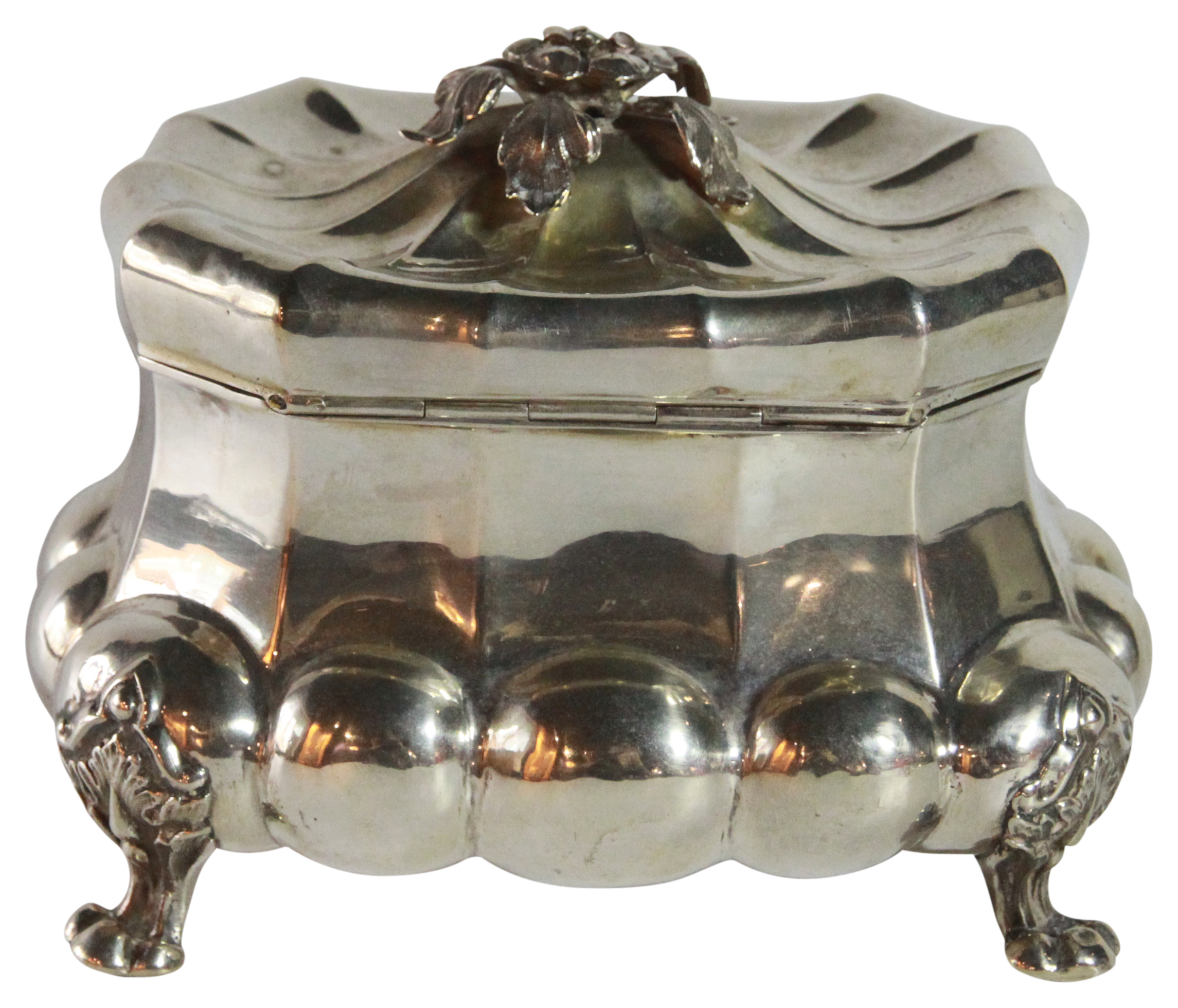 A Vienna silver tea caddy. Makers mark - "Kp Alt Wien" Circa 1855. (H: 11cm, W: 15cm), Weight 505 - Image 2 of 6