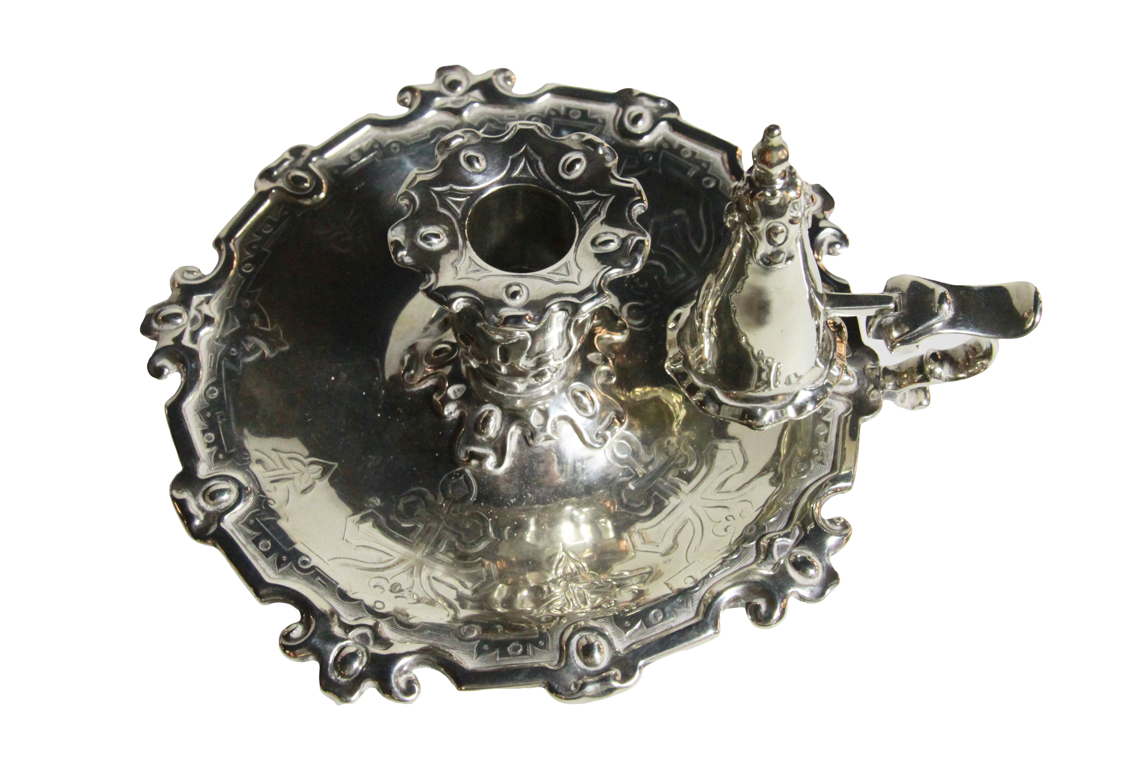 A good silver chamber candlestick & snuffer of unusual design, London 1845, Charles Fox, (Diameter - Image 2 of 6