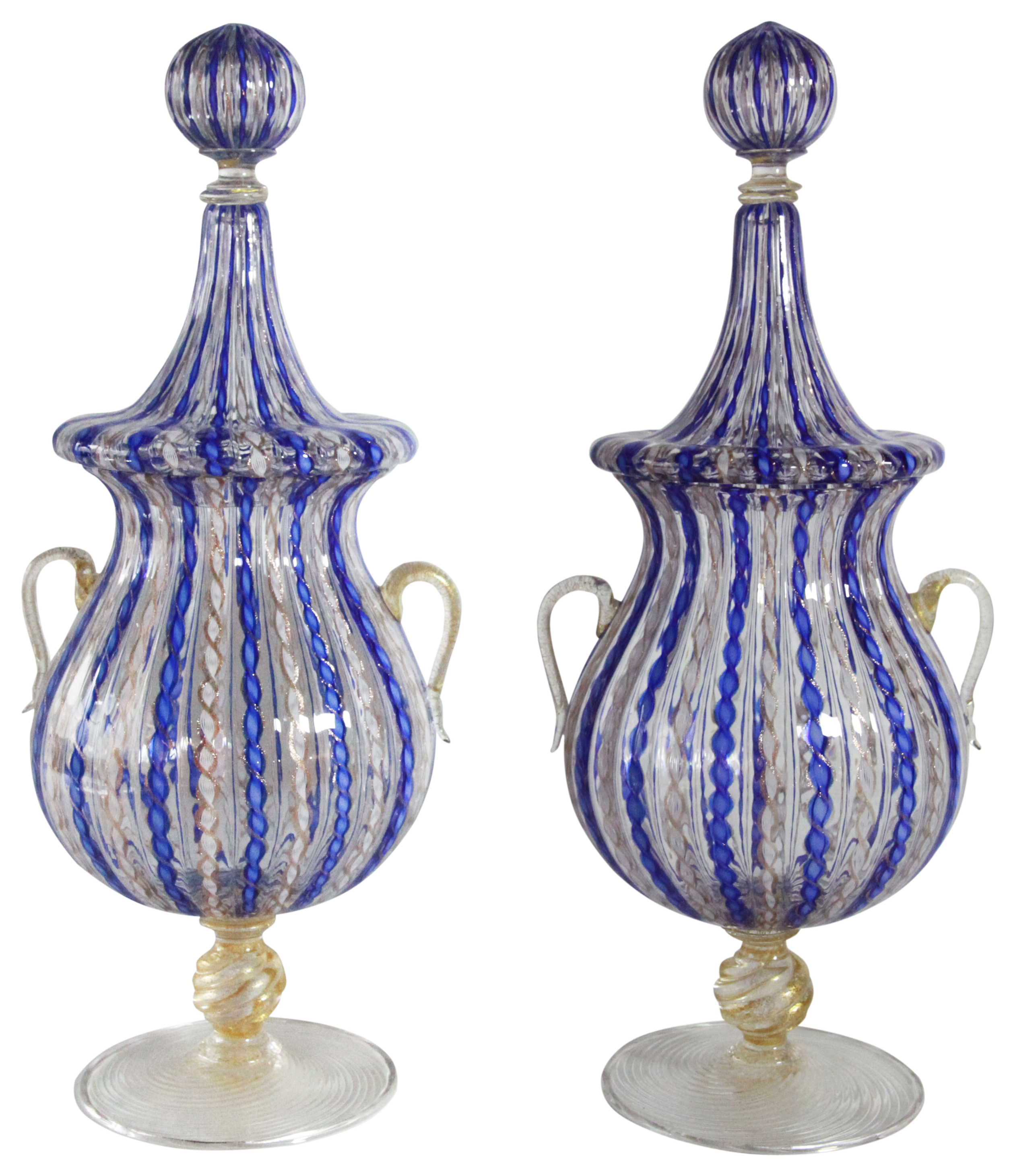 A Venetian suite of decorative desert, bowls & urns decorated in blue & gilt, 15 pieces total,