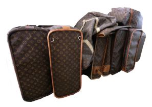 A large amongst of vintage & modern LV luggage, including suitcases etc, As Found