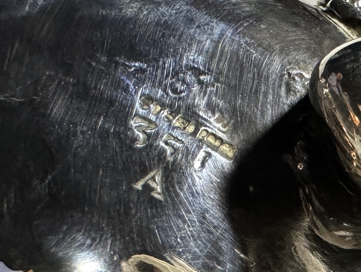 An unusual silver beaker/ cup with scrolled decoration of foliage upon tripod paw feet, 19th-century - Image 7 of 7