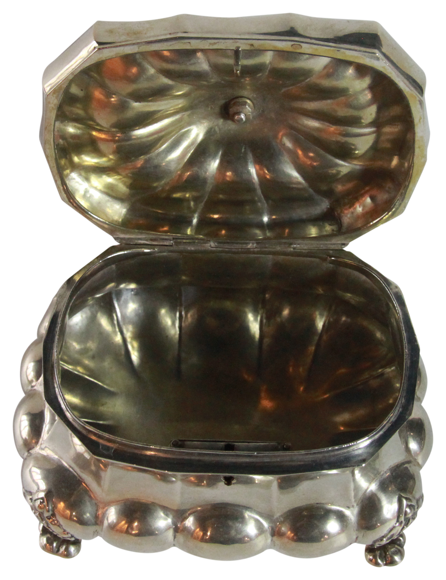 A Vienna silver tea caddy. Makers mark - "Kp Alt Wien" Circa 1855. (H: 11cm, W: 15cm), Weight 505 - Image 6 of 6