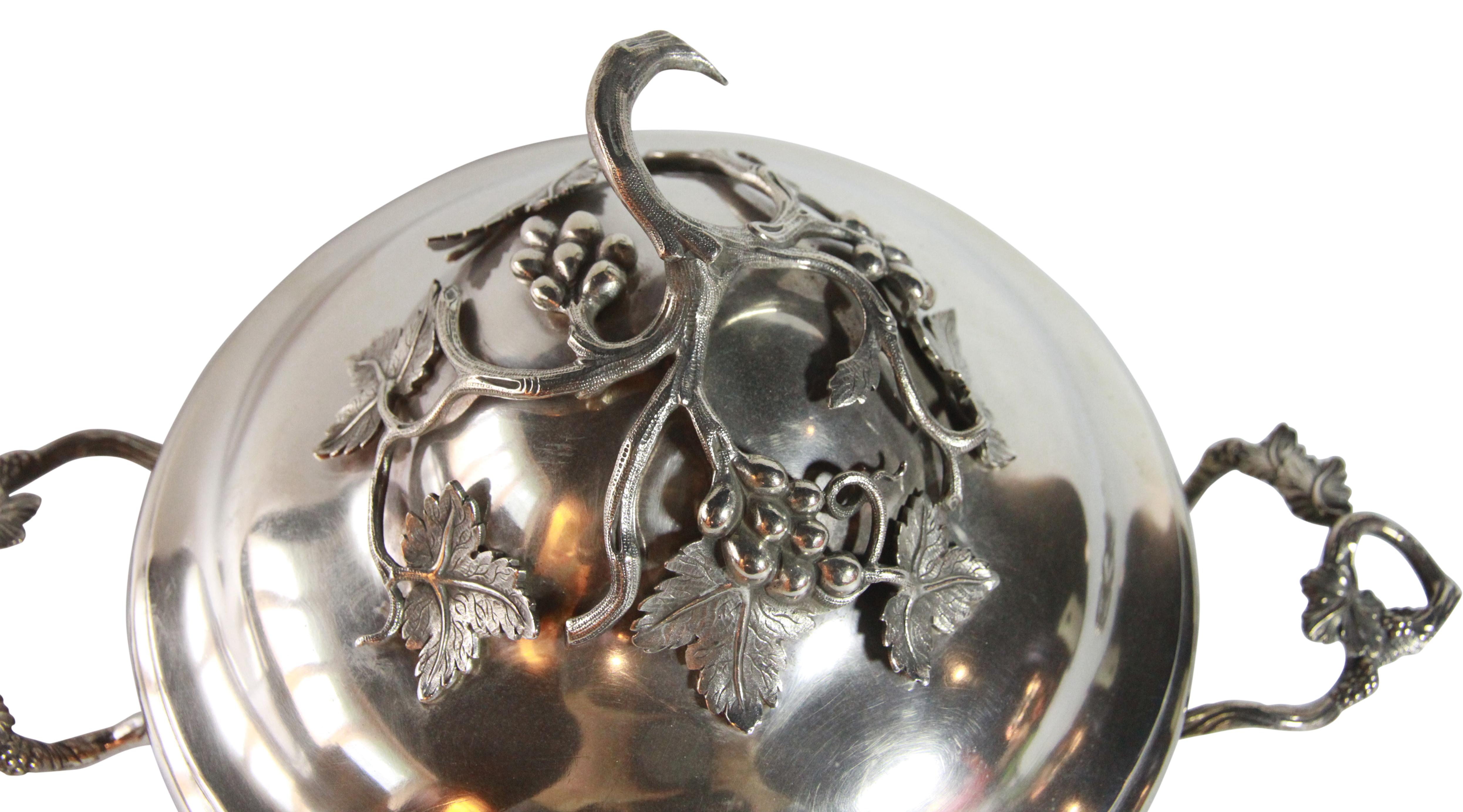 A large German silver tureen & cover with vine shaped handles. (755 grams) (H: 24cm), PROVENANCE: - Image 3 of 6
