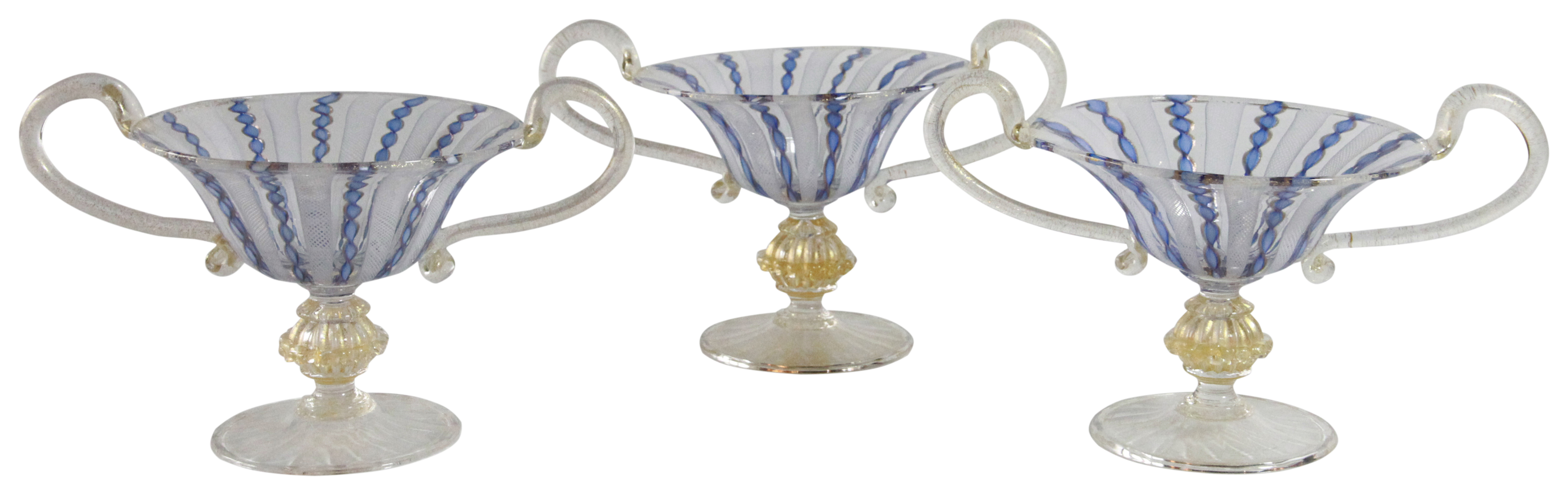 A Venetian suite of decorative desert, bowls & urns decorated in blue & gilt, 15 pieces total, - Image 12 of 12