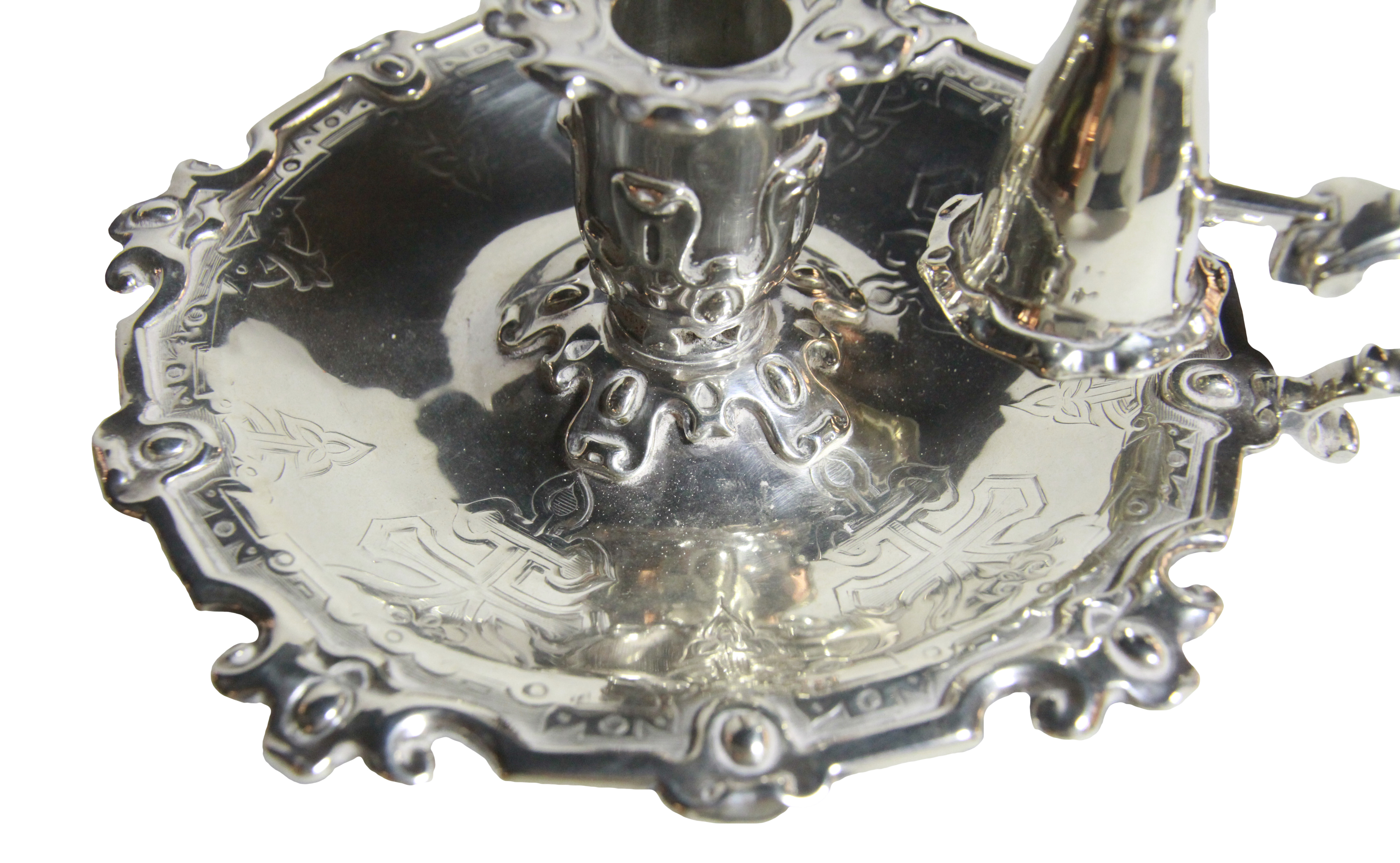 A good silver chamber candlestick & snuffer of unusual design, London 1845, Charles Fox, (Diameter - Image 5 of 6