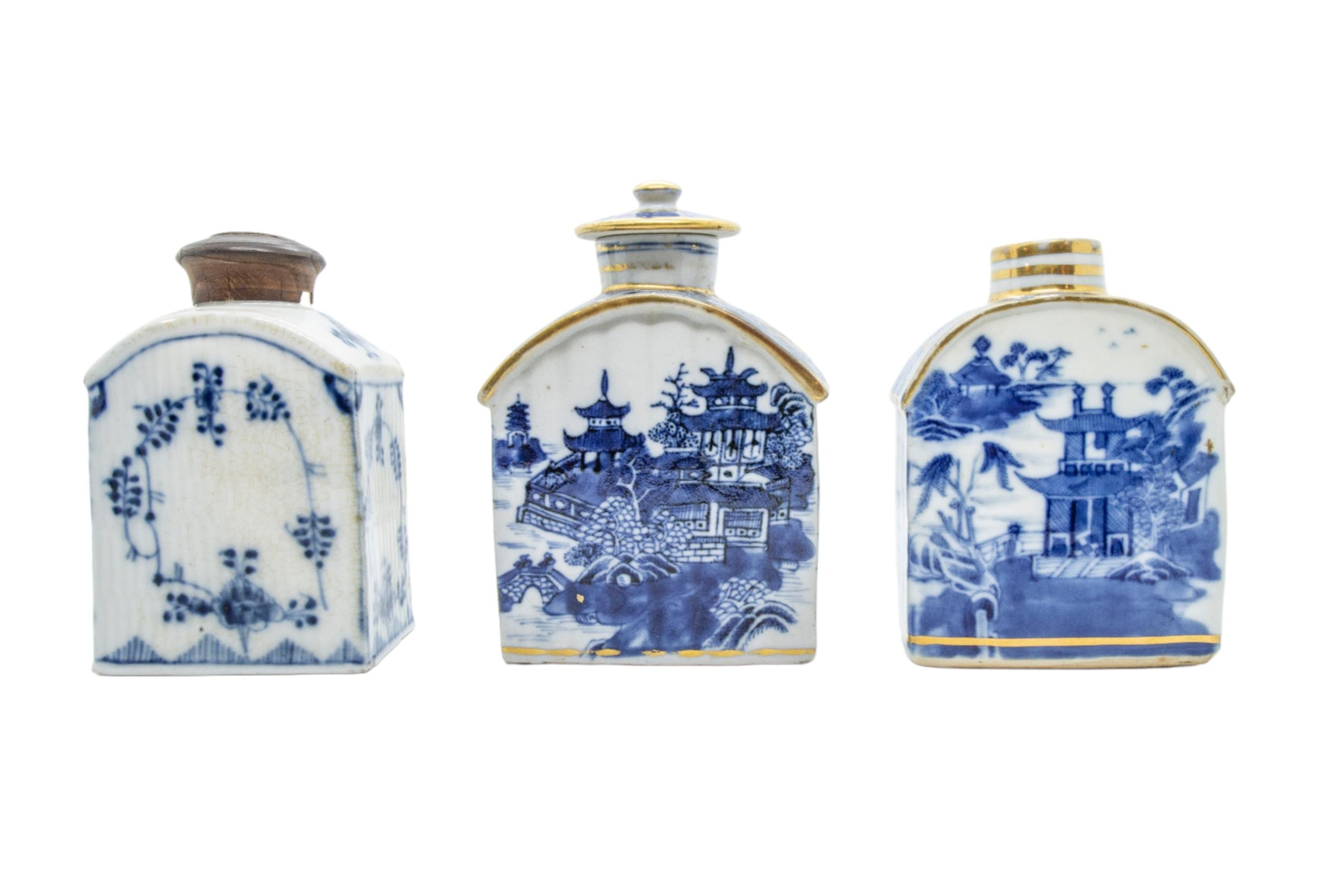 A MIXED GROUP OF EIGHT PORCELAIN TEA CADDIES, 18TH/19TH CENTURY, including two Imari pattern - Image 3 of 4