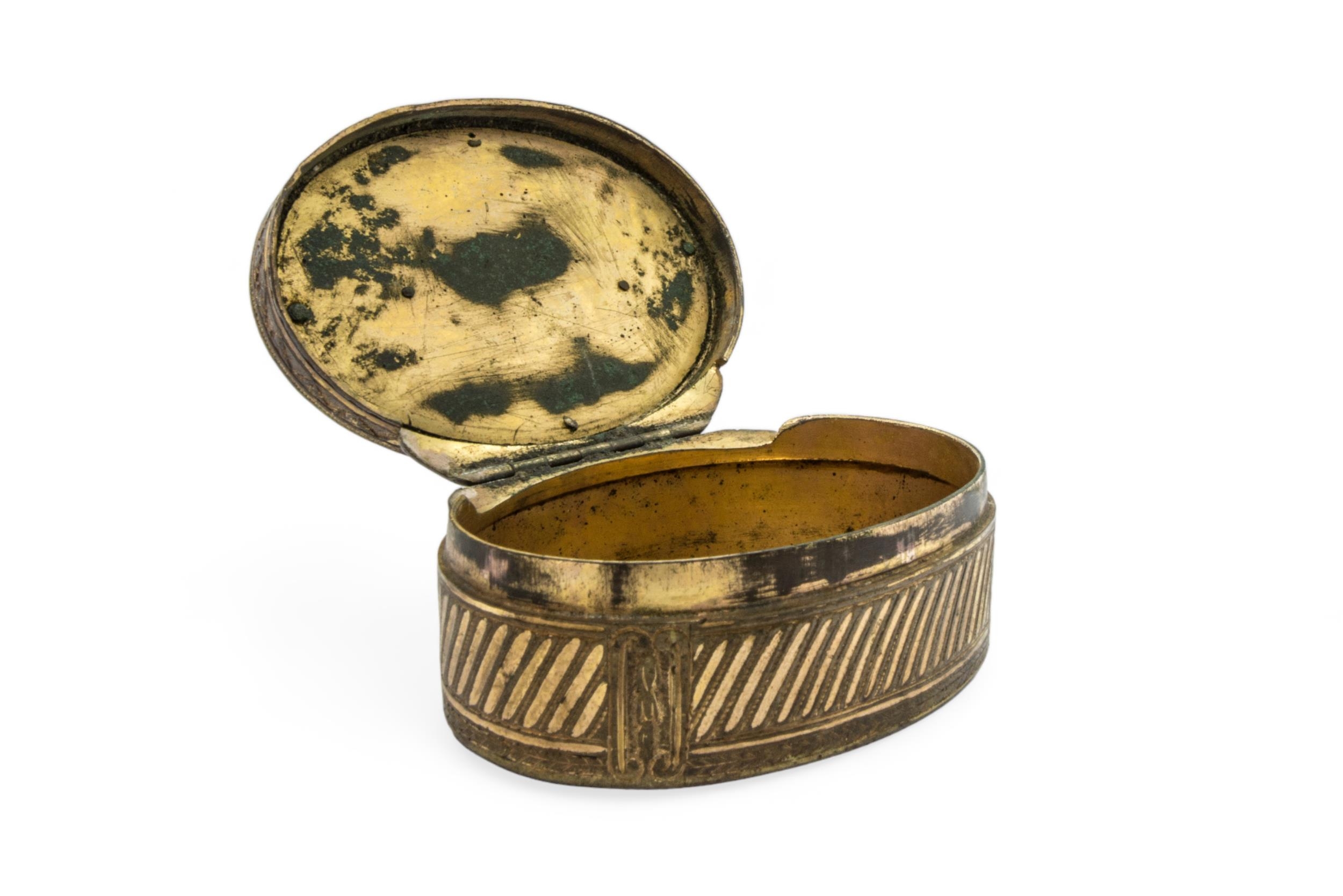 AN 18TH CENTURY GILT METAL SNUFF BOX The top inset with an oval mythological scene, 7.5cms - Image 3 of 4